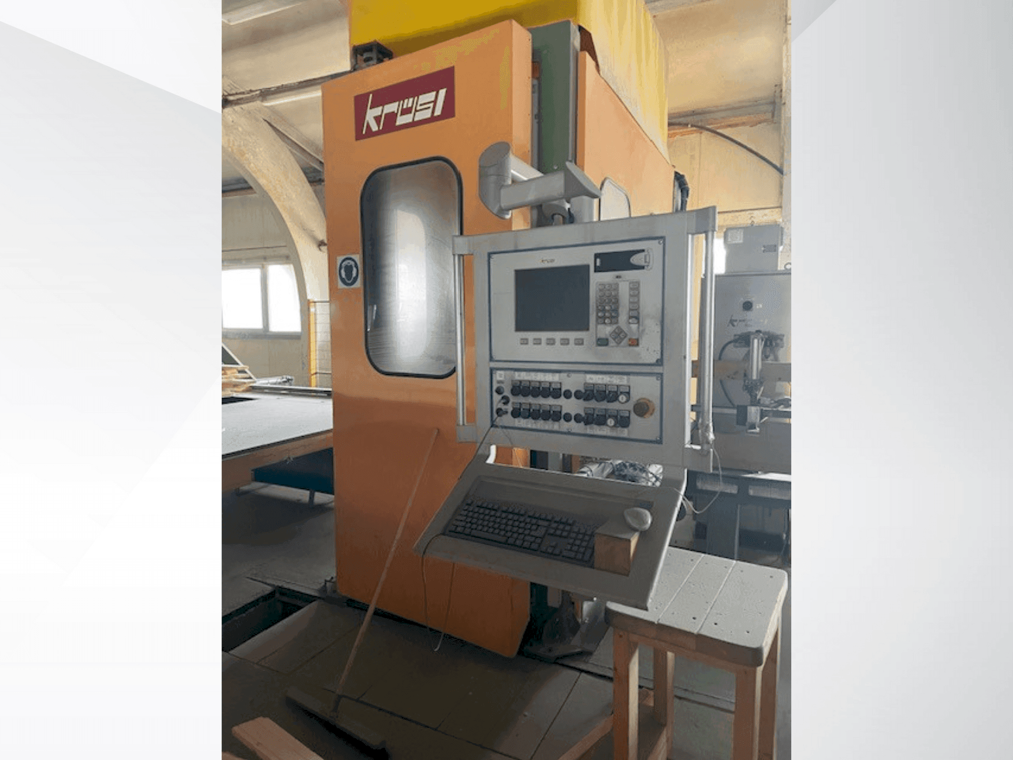 KRÜSI KM-95 G1 Mašinos vaizdas iš priekio