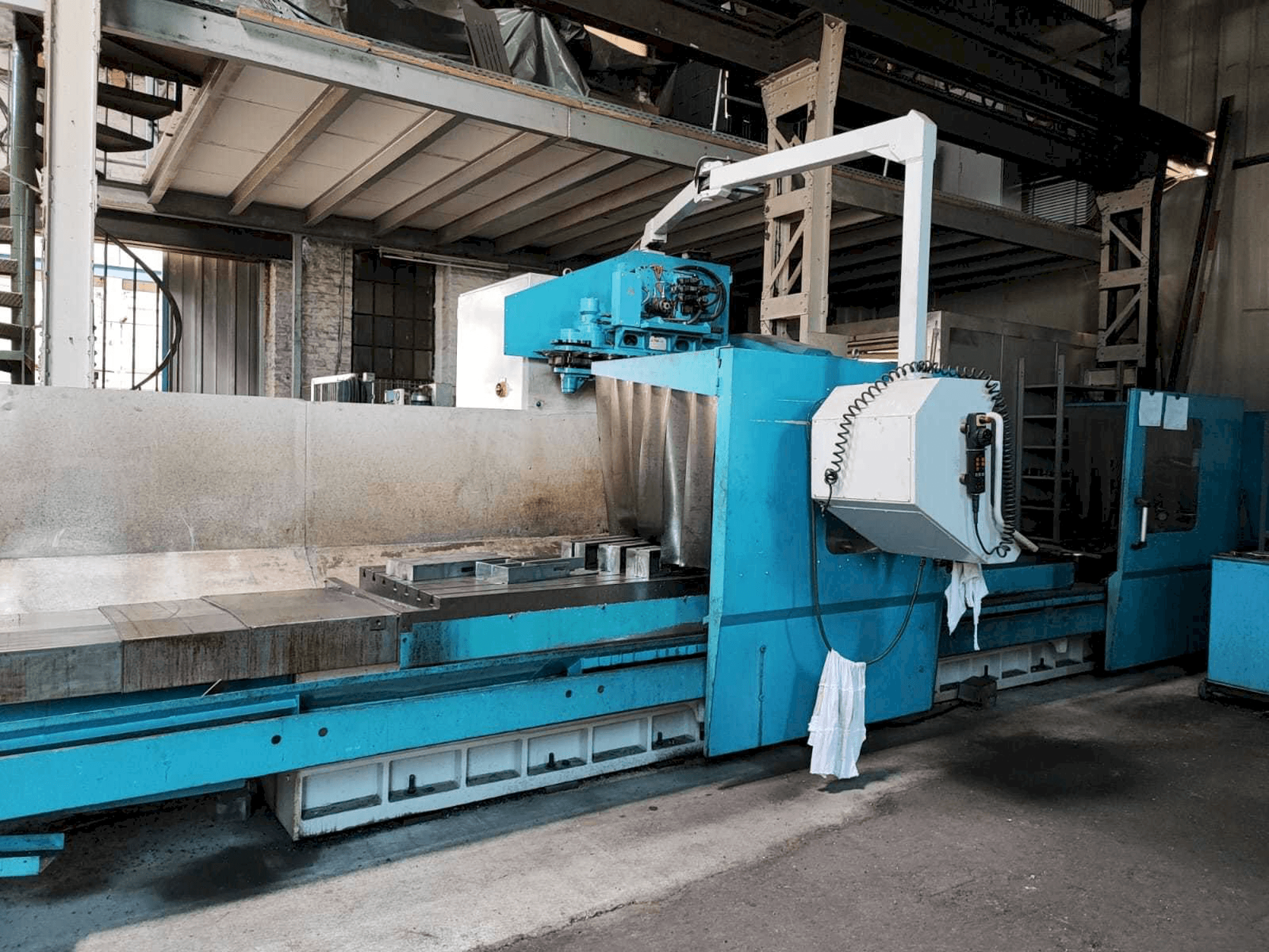 MTE BF 4200 Mašinos vaizdas iš priekio