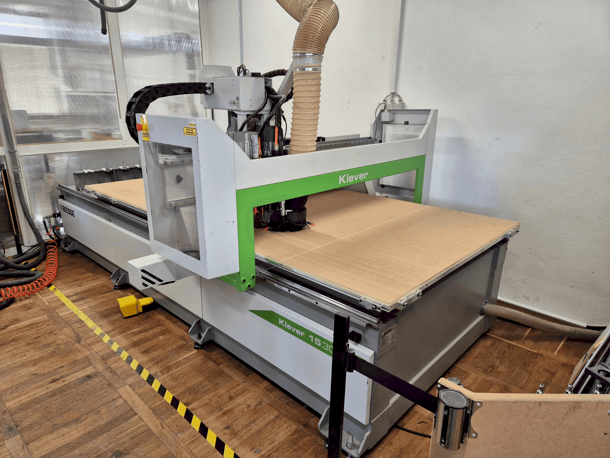 BIESSE Klever 1530 G FT Mašinos vaizdas iš priekio