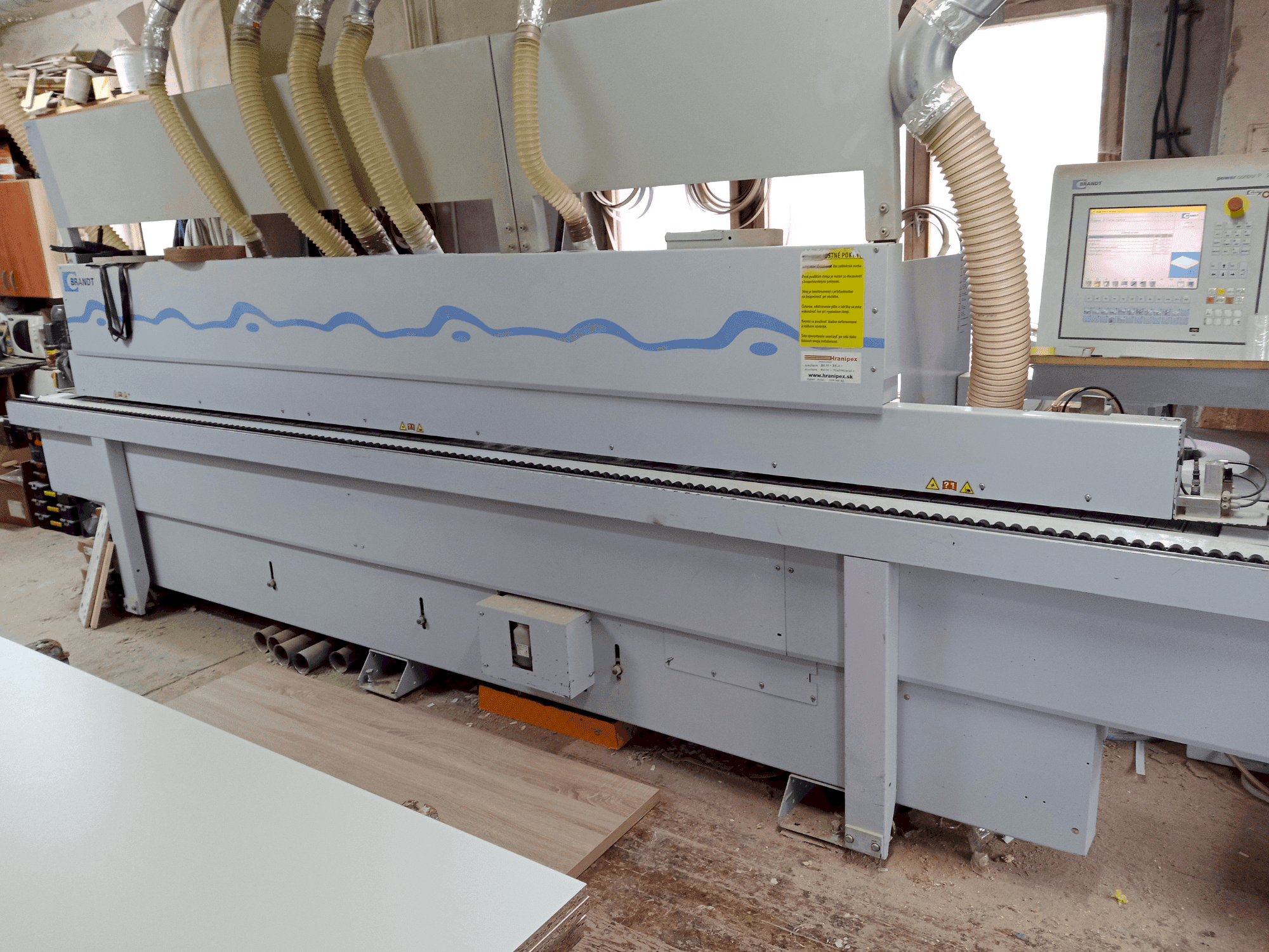 BRANDT Highflex 1440 Mašinos vaizdas iš priekio