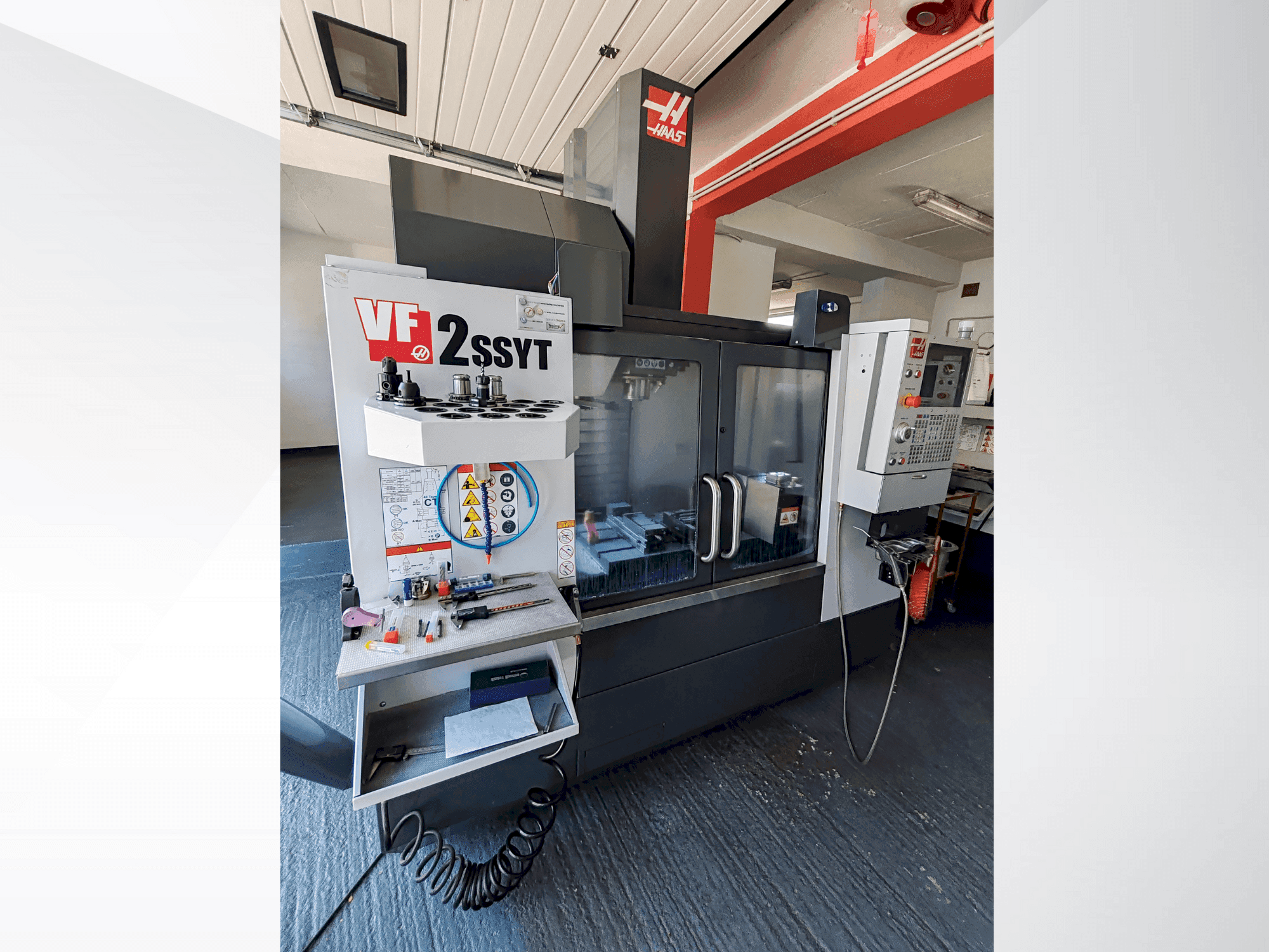 HAAS VF 2 SS YT Mašinos vaizdas iš priekio