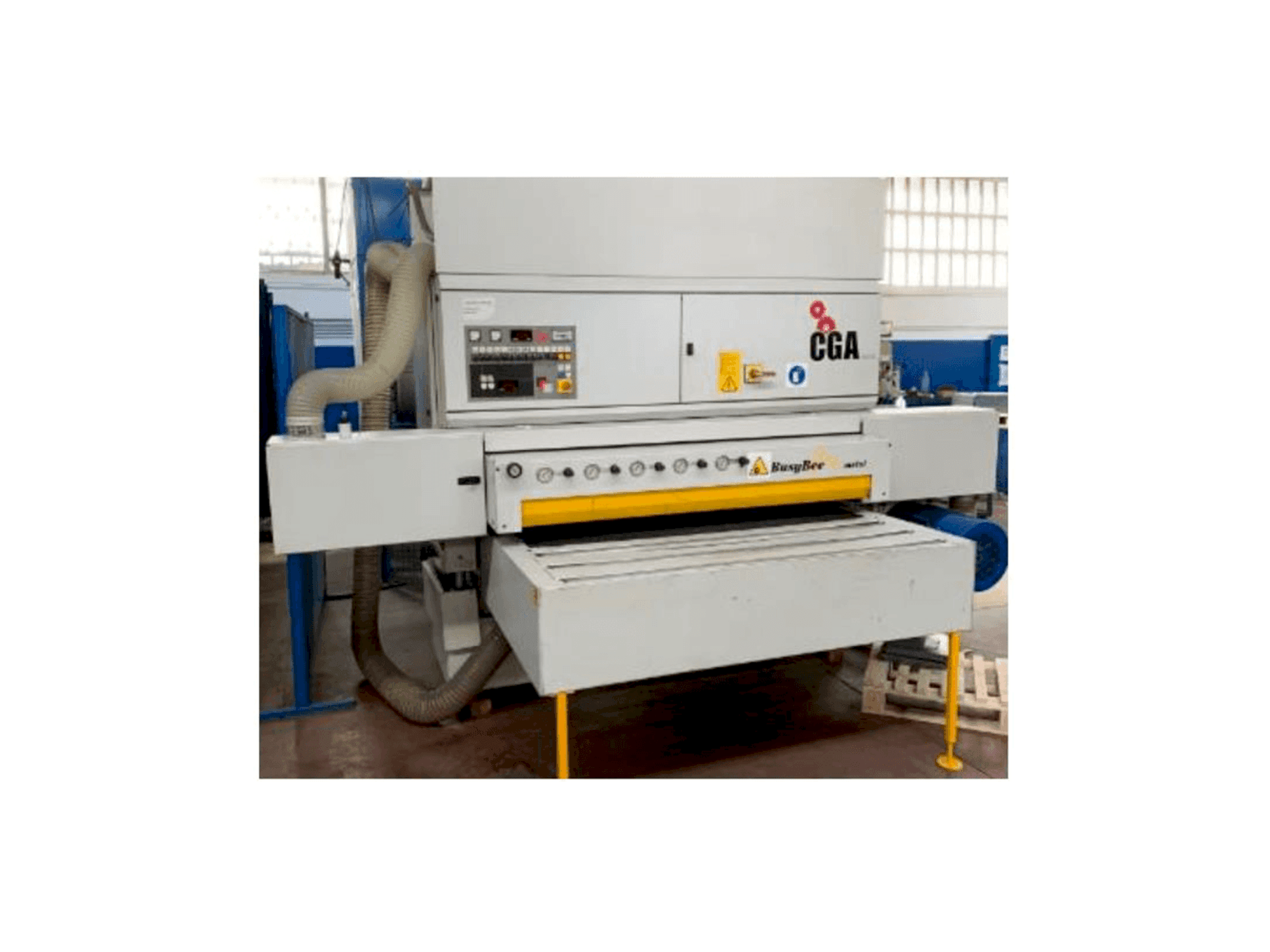 CGA BUSY BEE 1600/33-2020 Mašinos vaizdas iš priekio