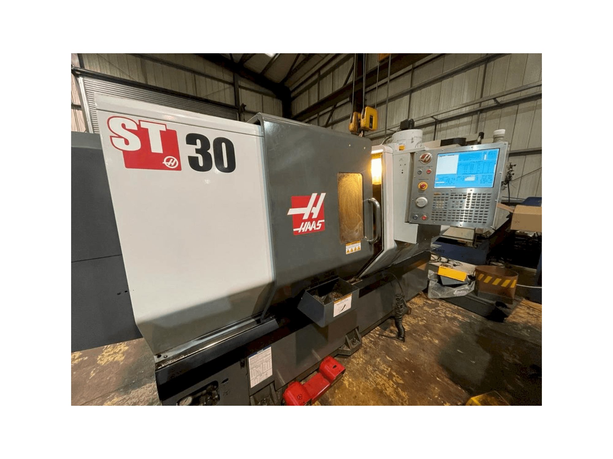 HAAS ST-30 Mašinos vaizdas iš priekio