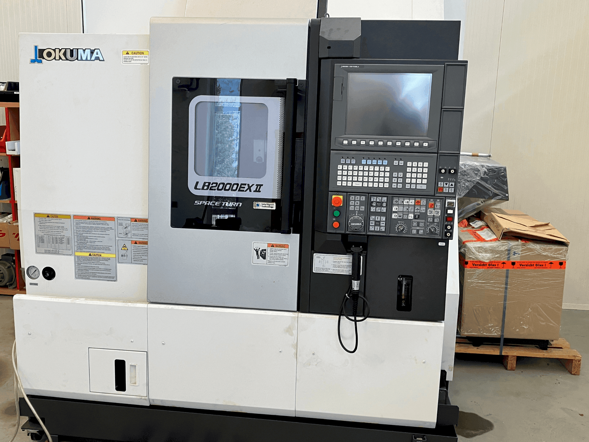 Okuma LB2000 EX II (2018) Mašinos vaizdas iš priekio