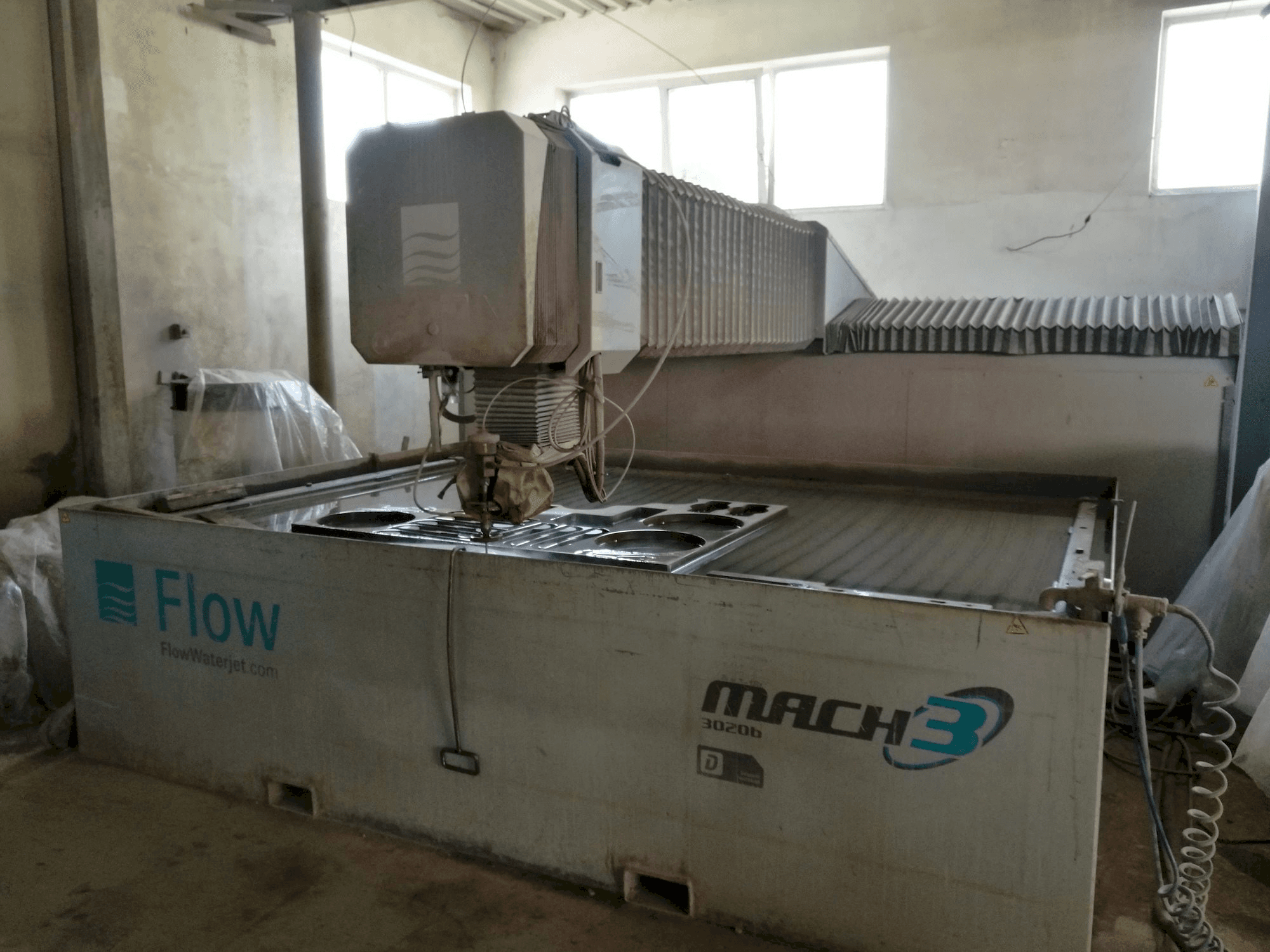 Flow Mach3-3020b Mašinos vaizdas iš priekio