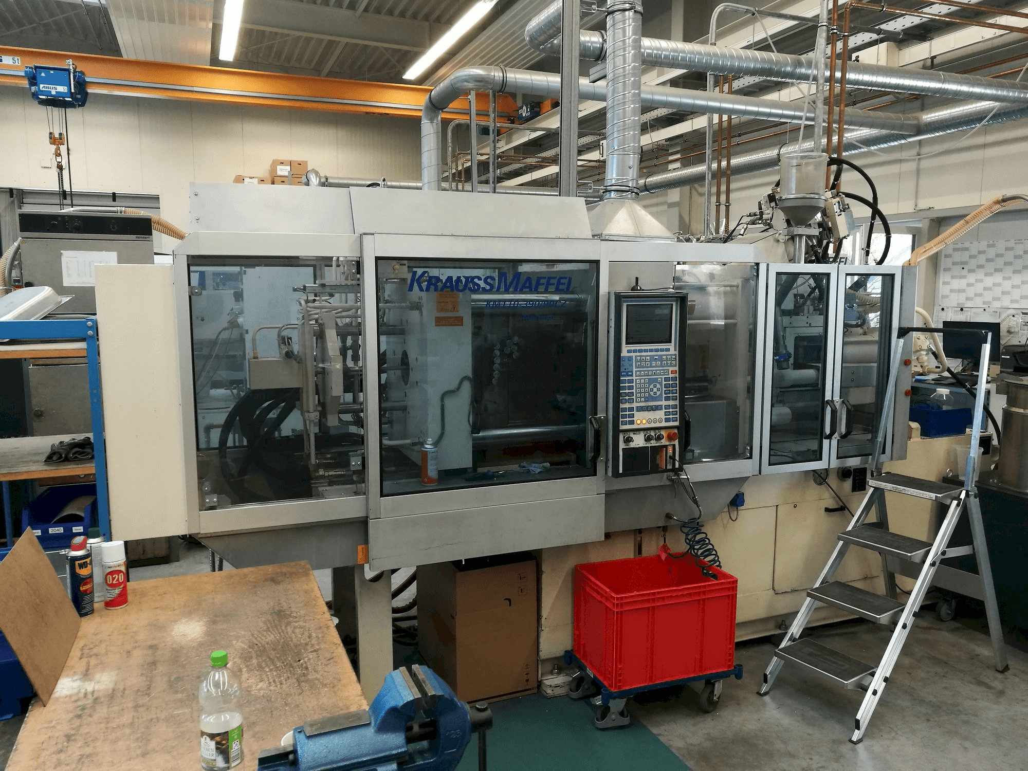 Krauss Maffei 110-390/90 CZ Mašinos vaizdas iš priekio