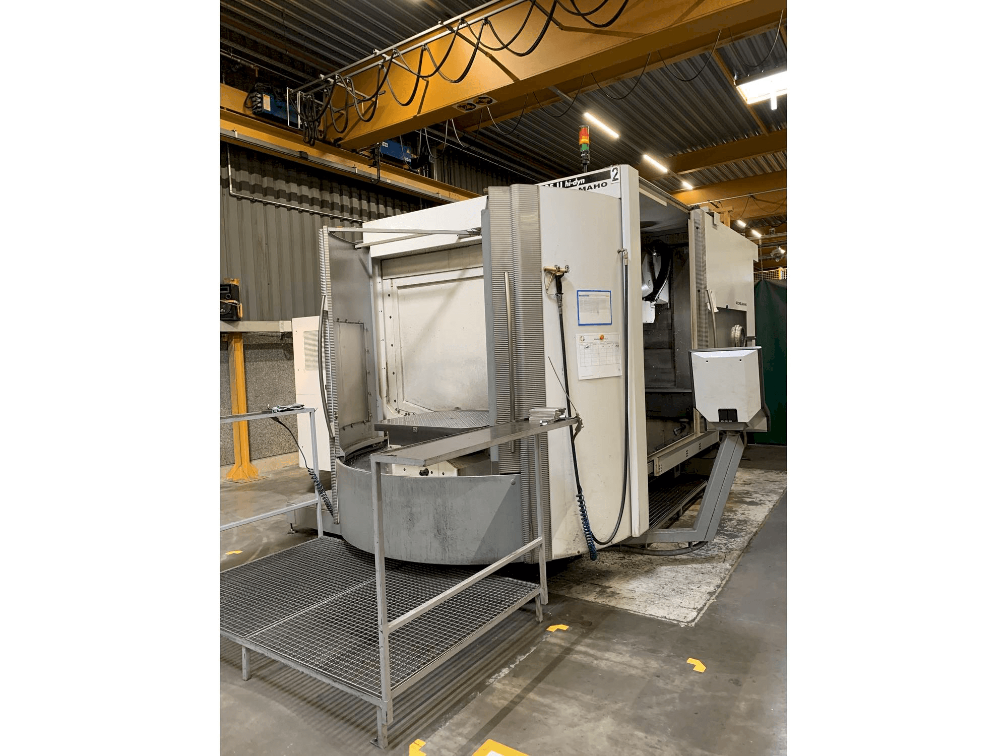 DECKEL MAHO DMC 125 U hi-dyn Mašinos vaizdas iš priekio