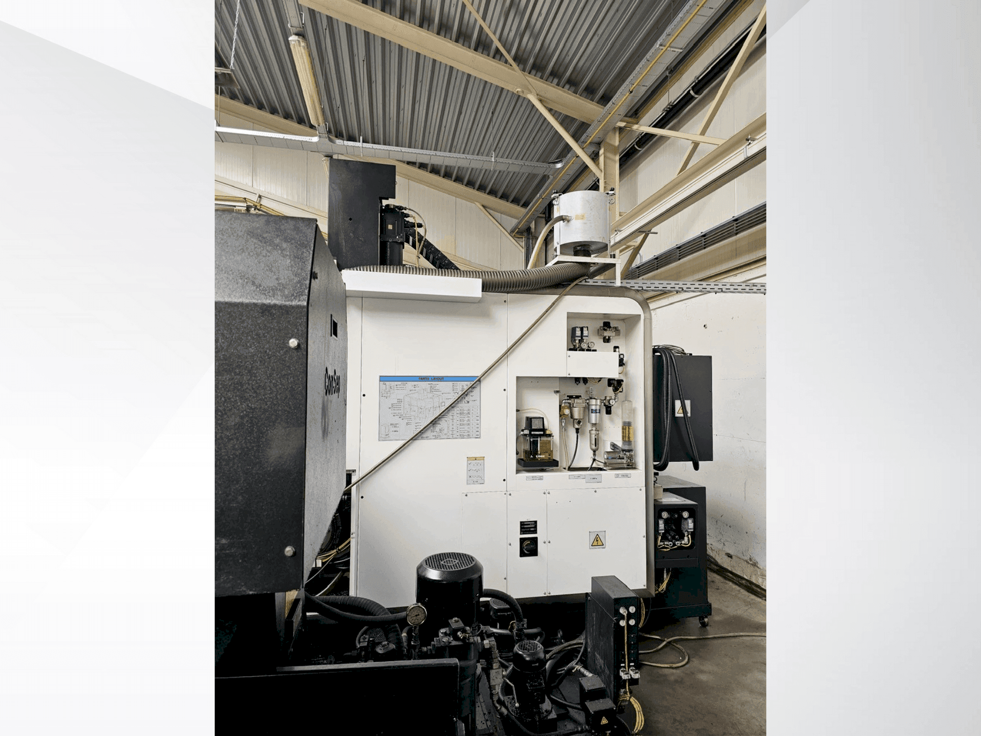 Mazak Variaxis i-500 Mašinos vaizdas iš priekio