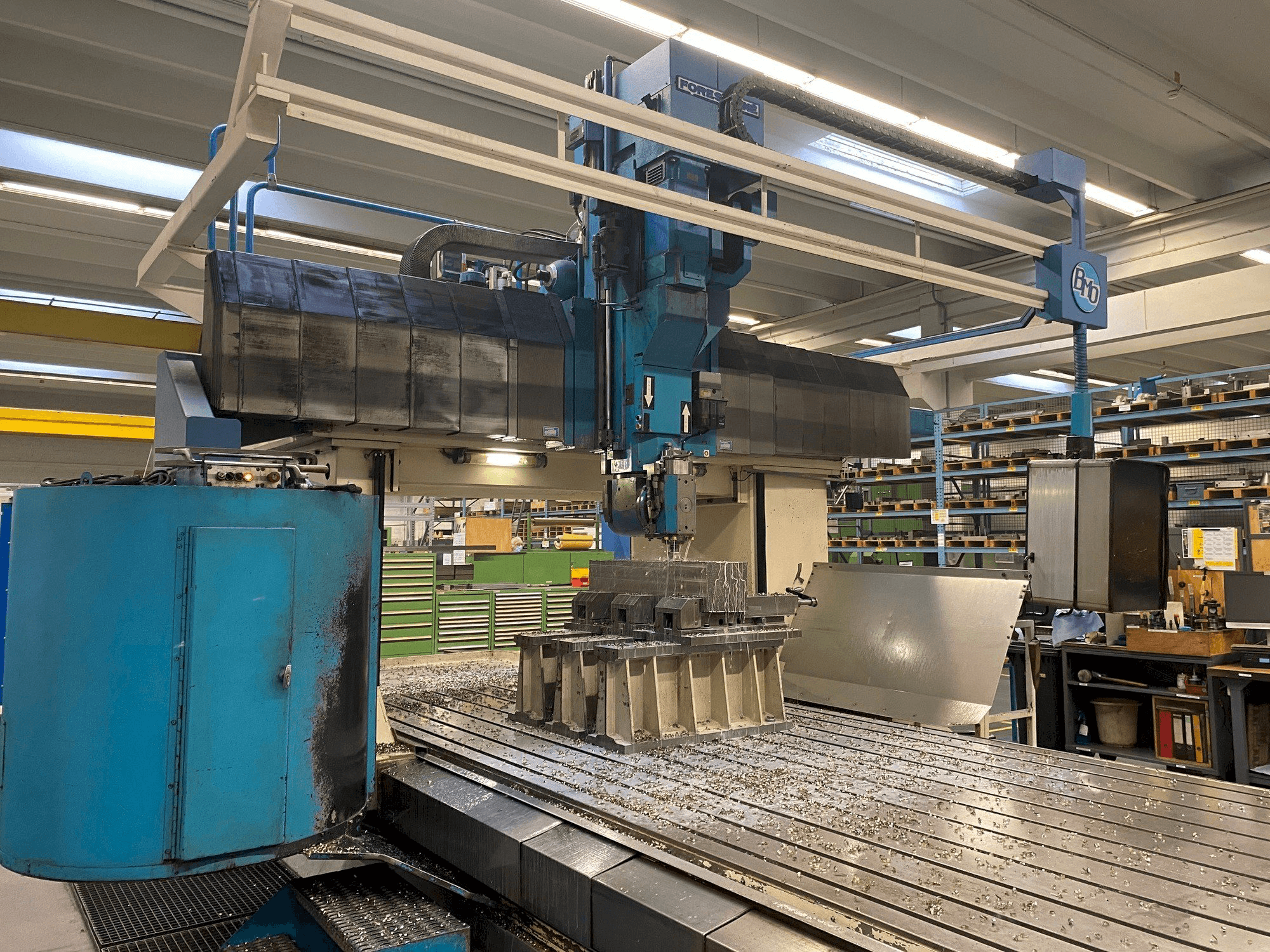 Forest Line Seramill 240 Mašinos vaizdas iš priekio