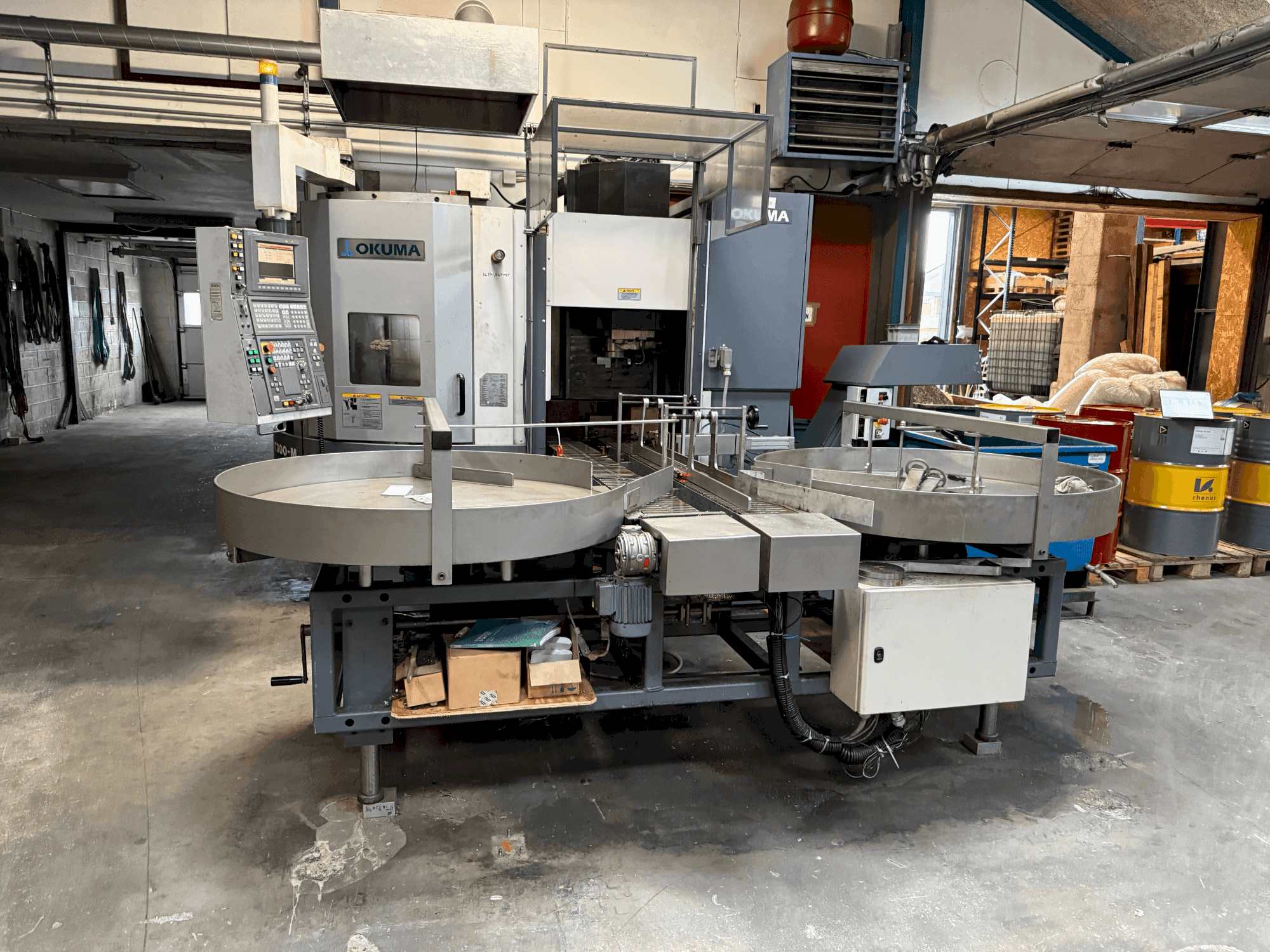 Okuma VTurn LVT300-M Mašinos vaizdas iš priekio
