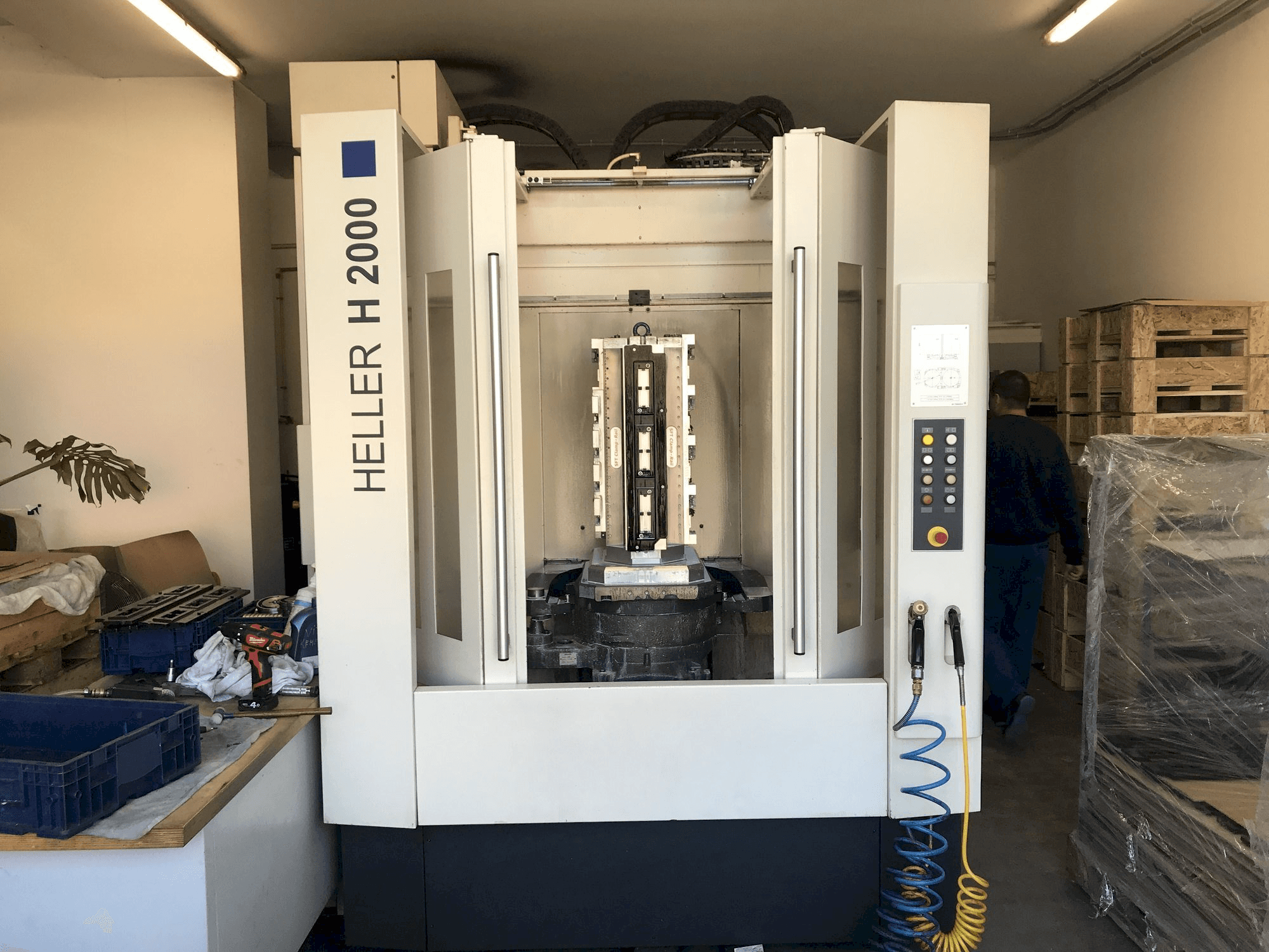 HELLER H2000 Mašinos vaizdas iš priekio