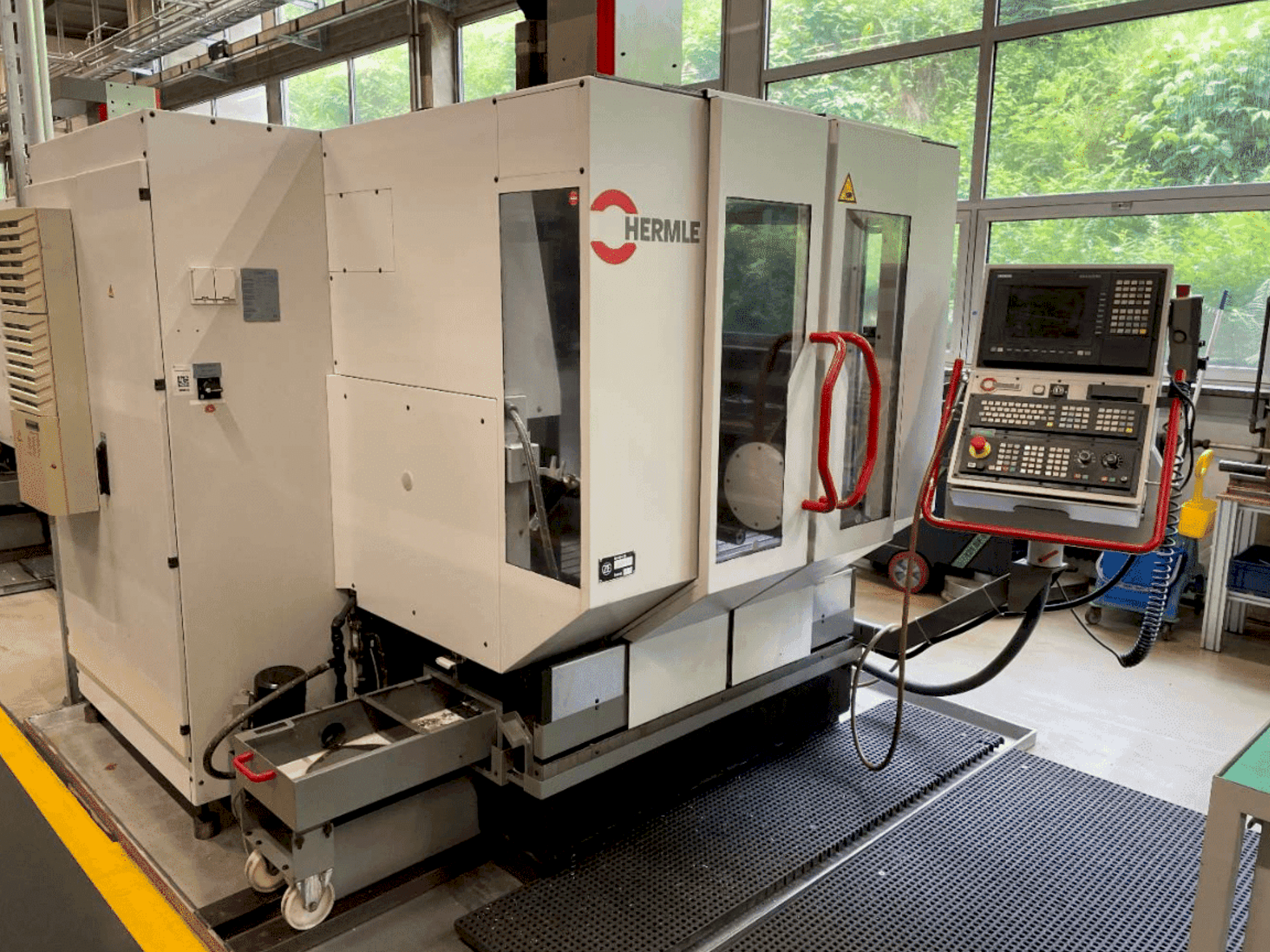 HERMLE C600V Mašinos vaizdas iš priekio