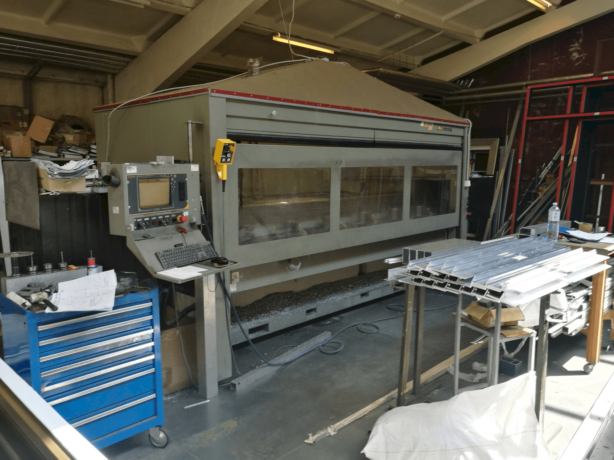 Aluma Phantomatic T4 A Mašinos vaizdas iš priekio