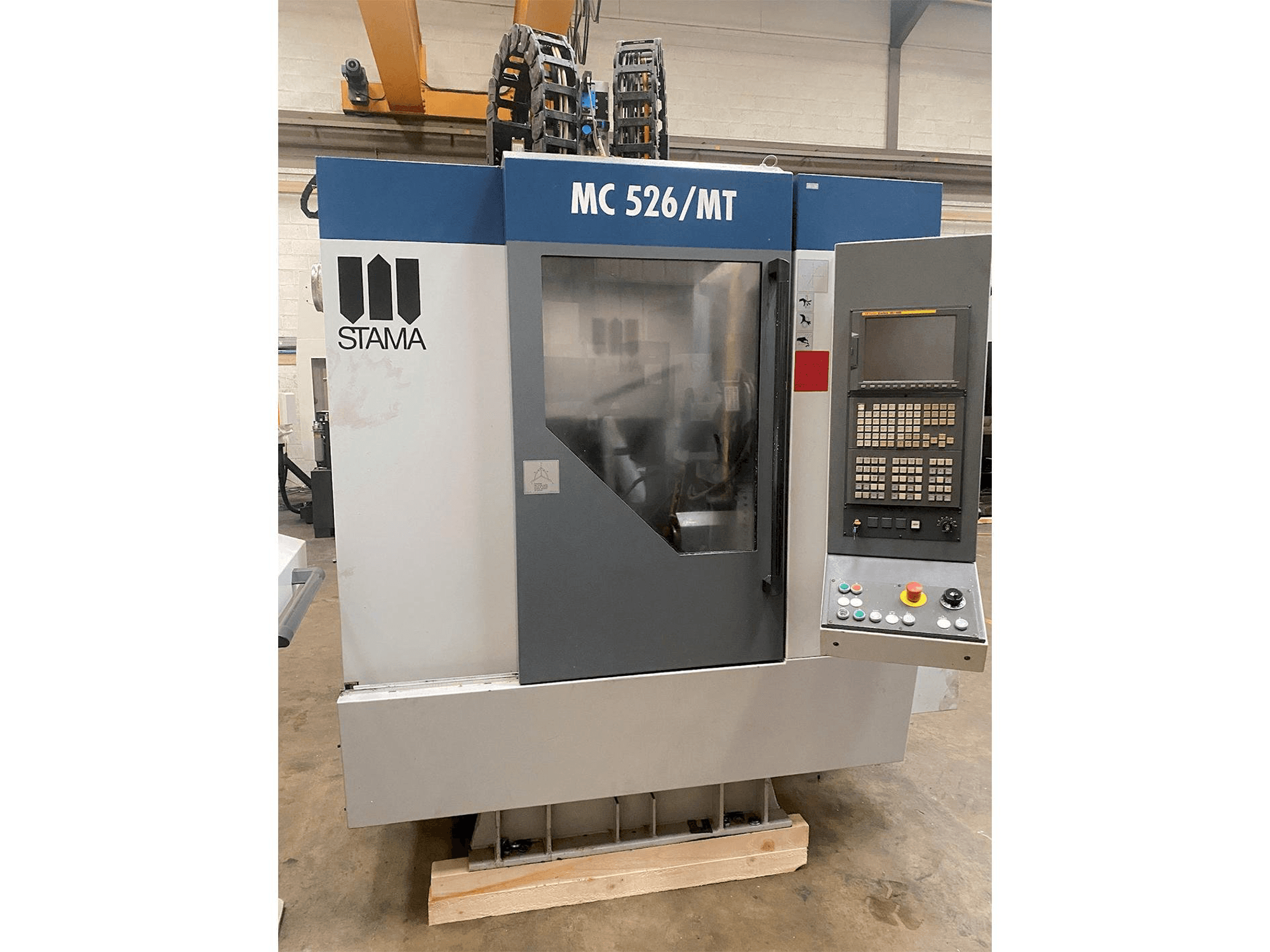 STAMA MC 526 Mašinos vaizdas iš priekio
