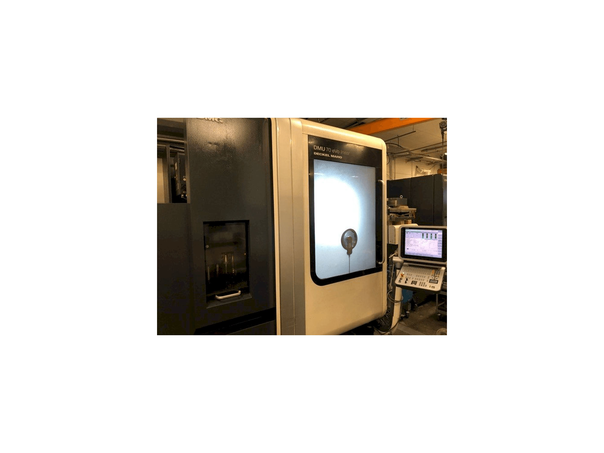 DECKEL MAHO DMU 70 eVo Linear Mašinos vaizdas iš priekio