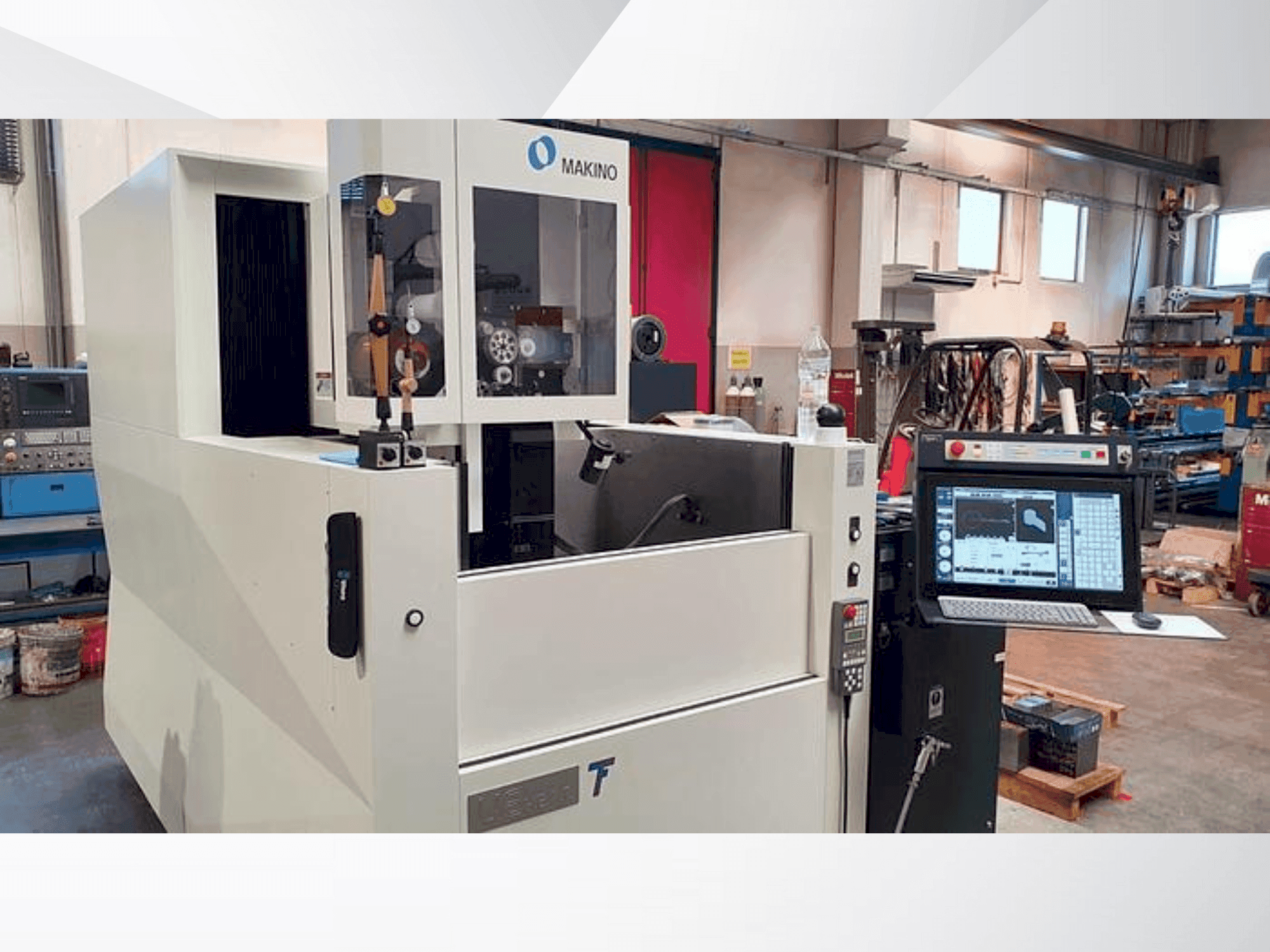 Makino U6 HEAT Mašinos vaizdas iš priekio