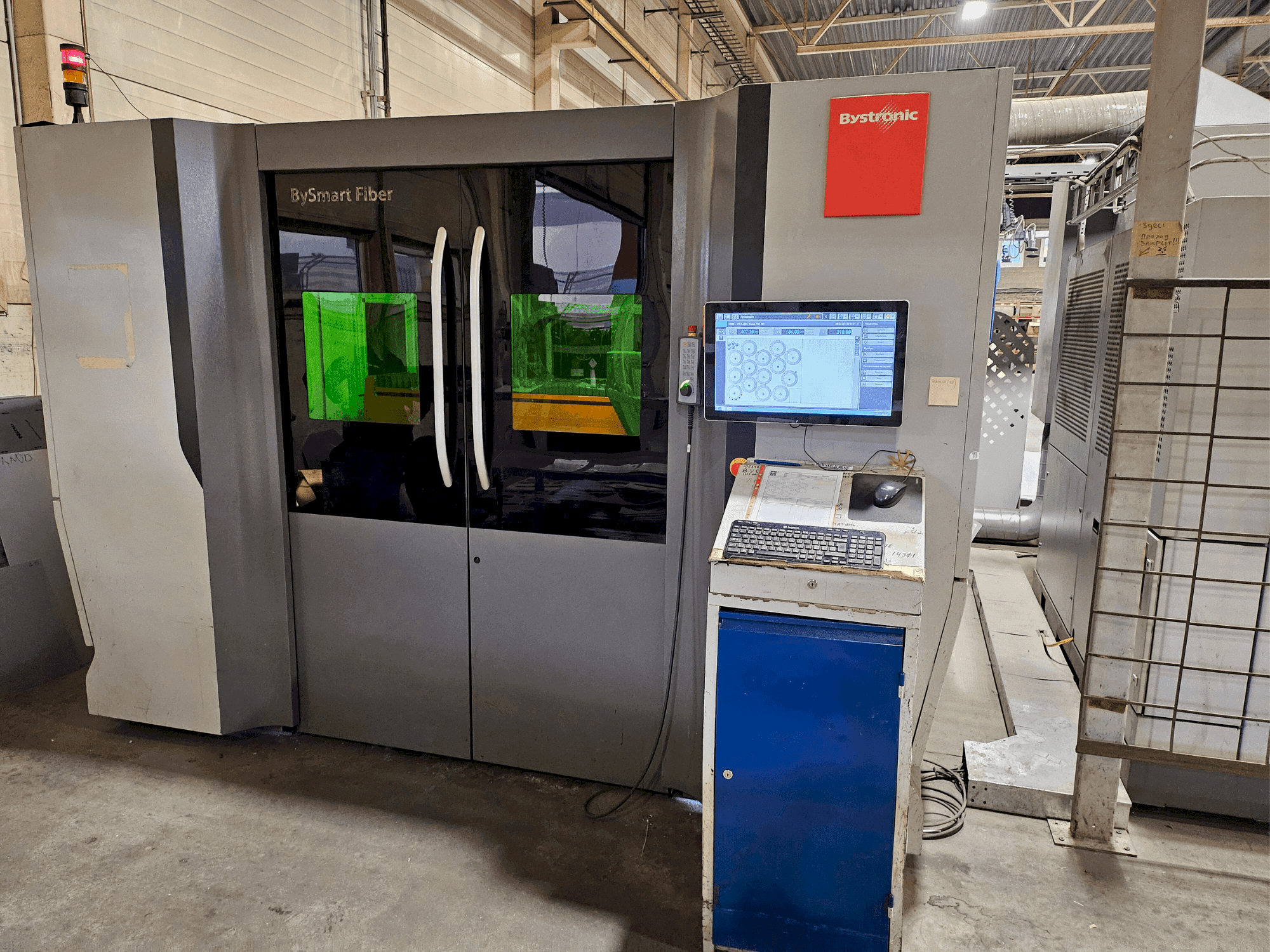 Bystronic BySmart Fiber 3015 6KW Mašinos vaizdas iš priekio