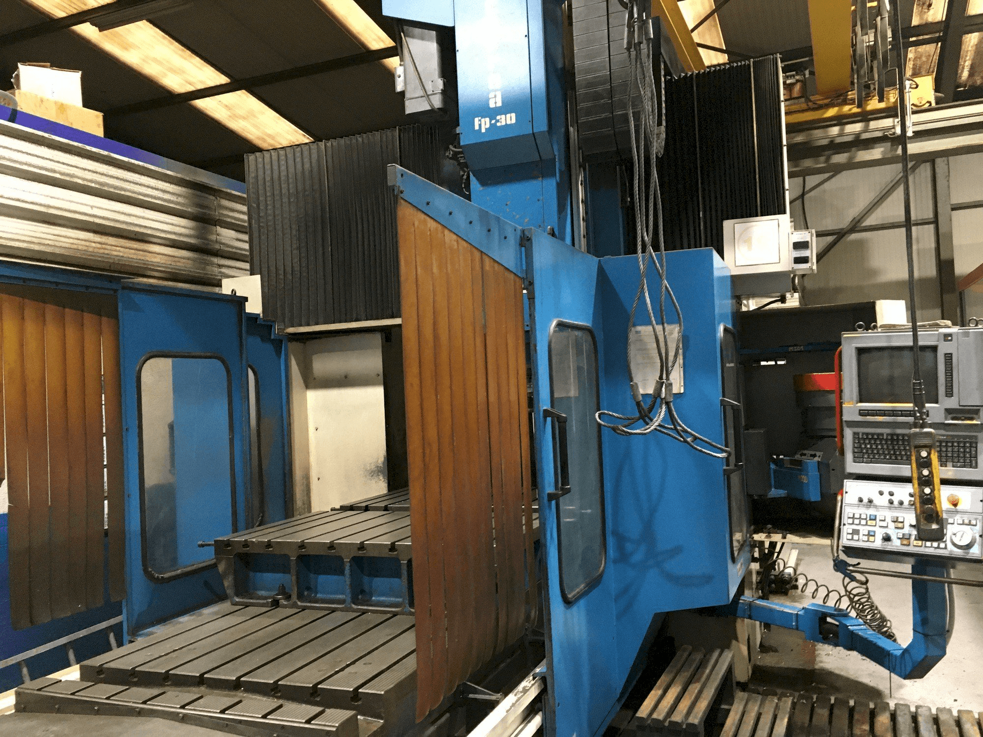 Correa FP 30/30 Mašinos vaizdas iš priekio