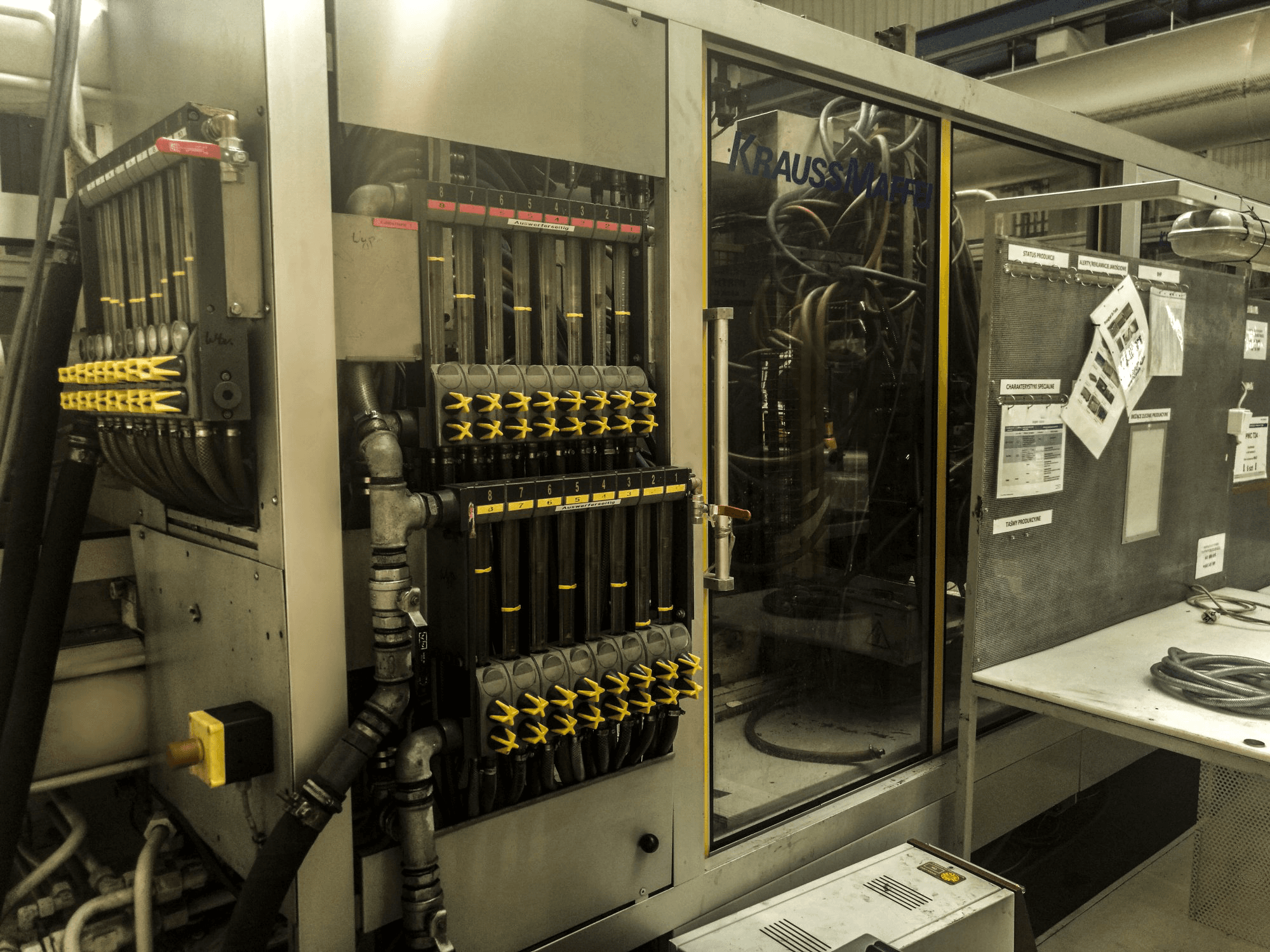 Krauss Maffei 800-8000 MC Mašinos vaizdas iš priekio