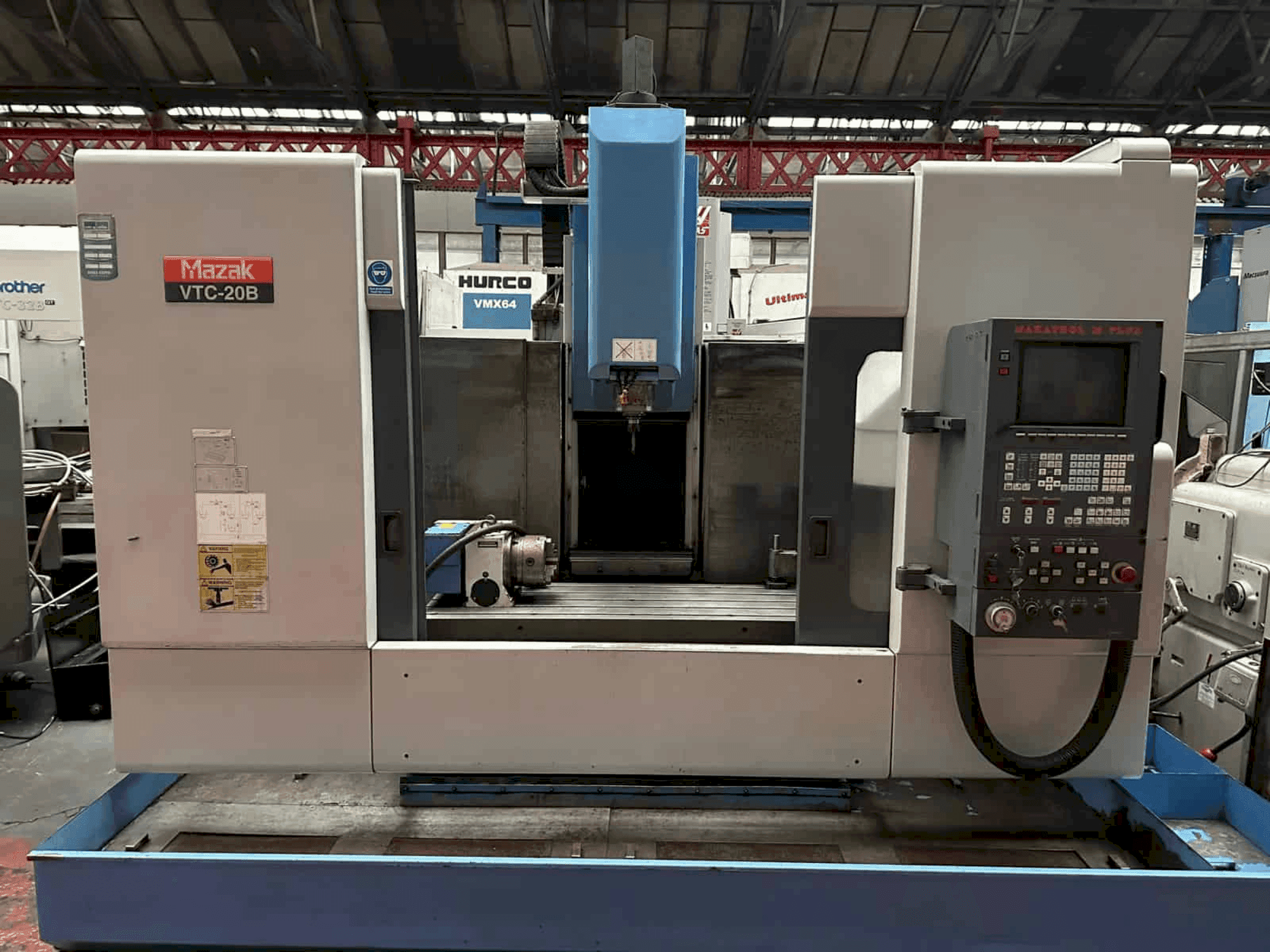 Mazak VTC - 20B Mašinos vaizdas iš priekio