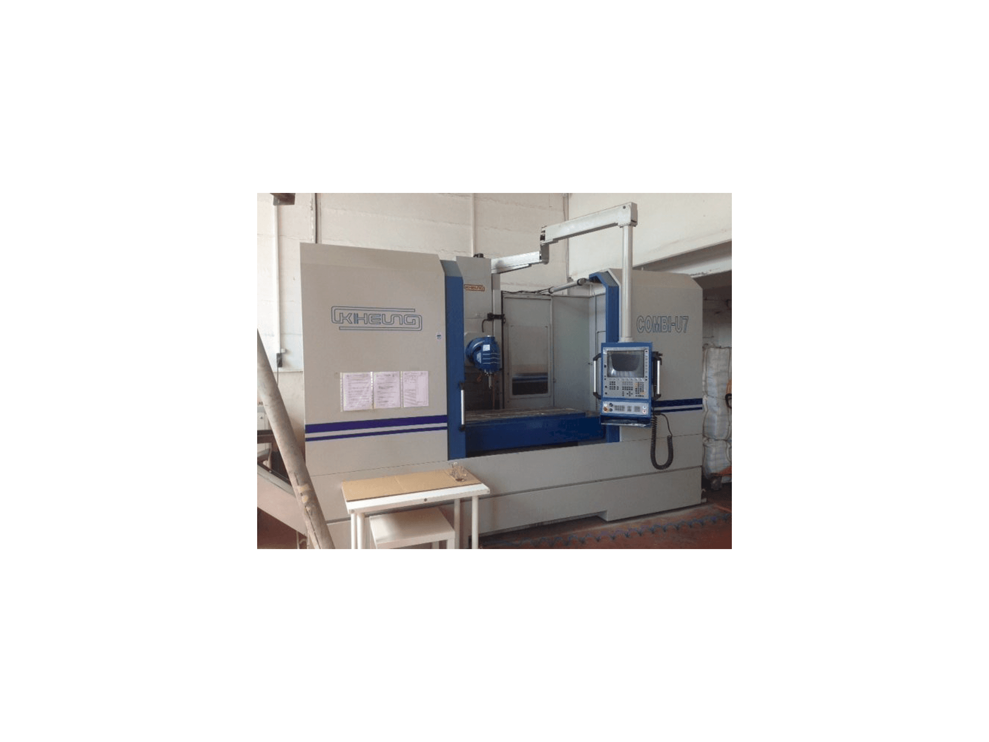 KIHEUNG COMBI U7 Mašinos vaizdas iš priekio