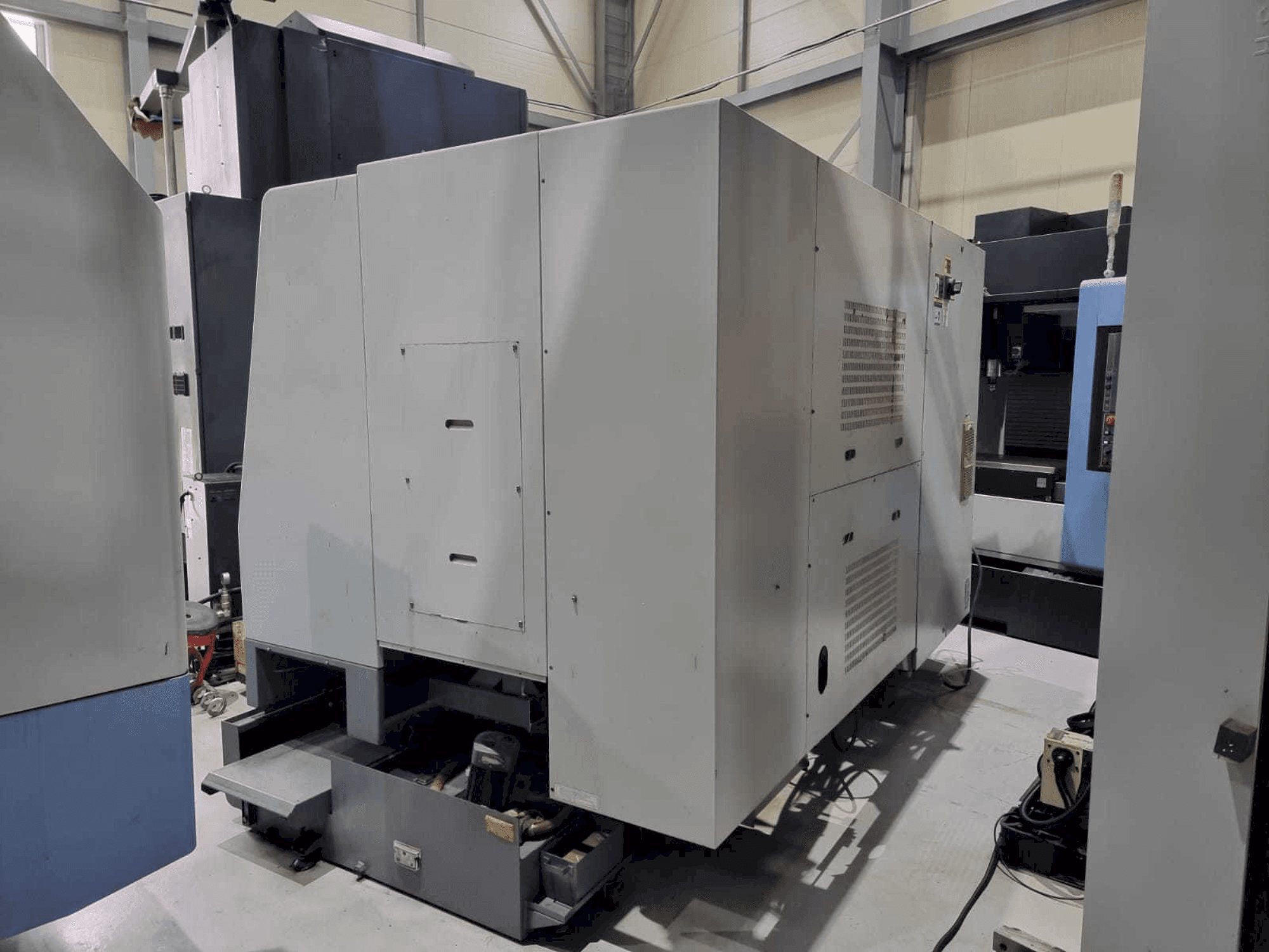 Hyundai Kia SKT250Y Mašinos vaizdas iš priekio