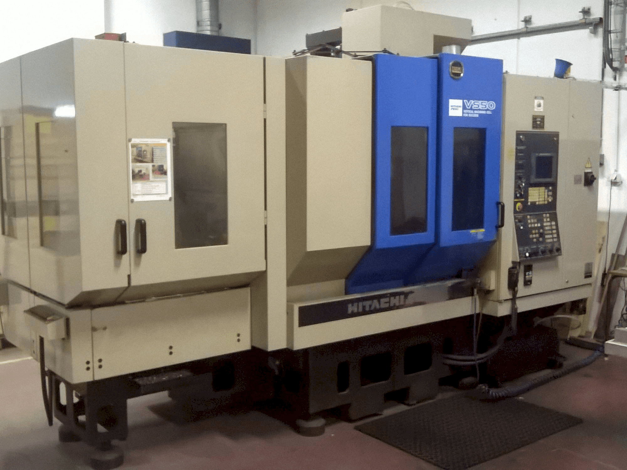 Hitachi VS 50 Mašinos vaizdas iš priekio