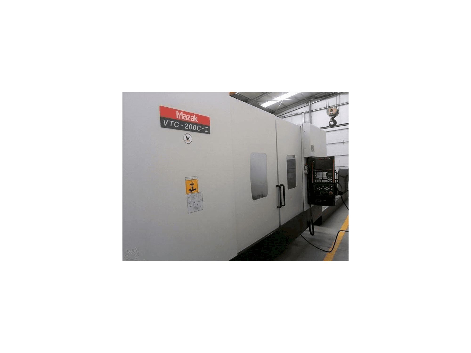 Mazak VTC-200C Mašinos vaizdas iš priekio