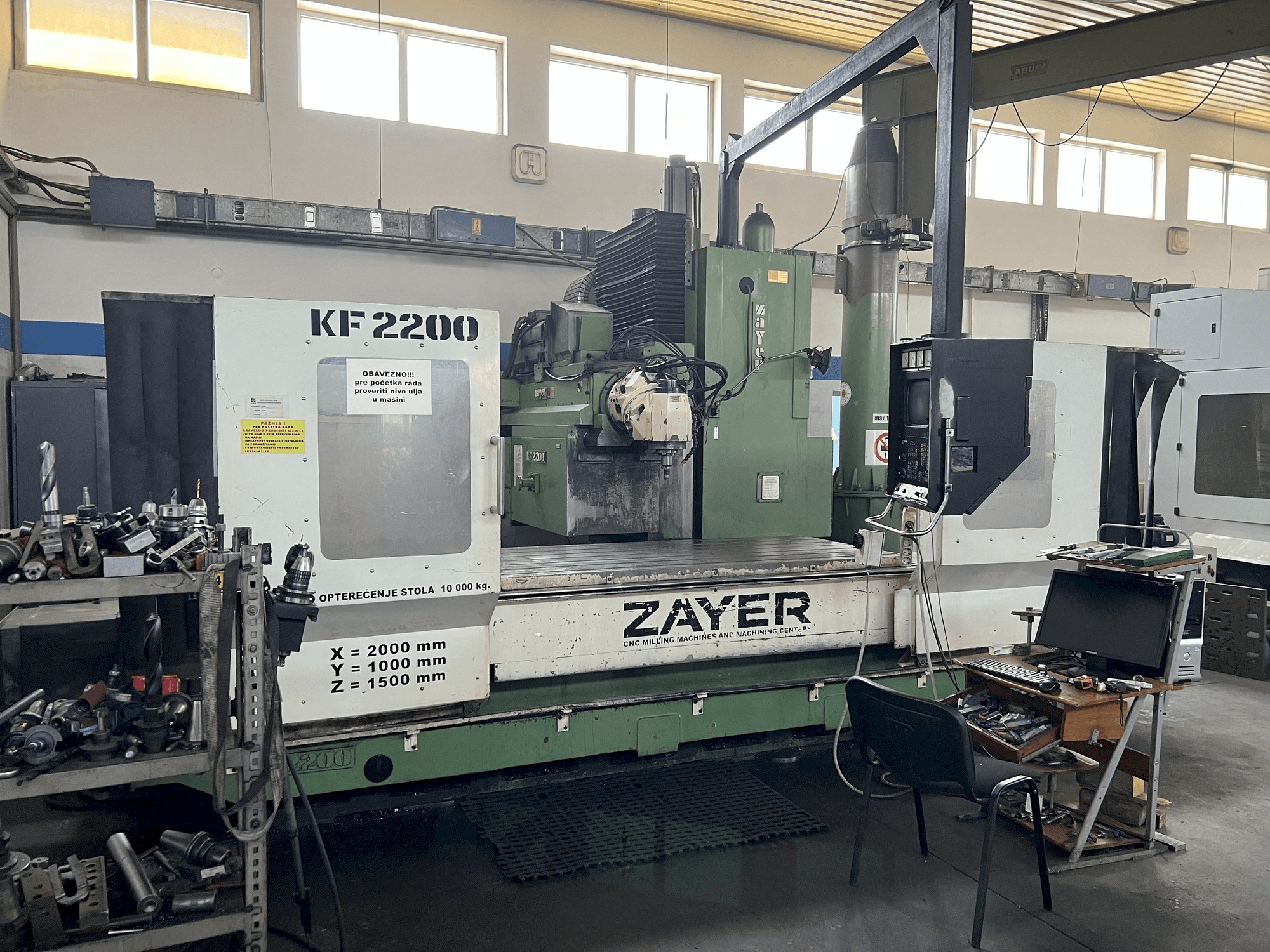 Zayer KF 2200 Mašinos vaizdas iš priekio