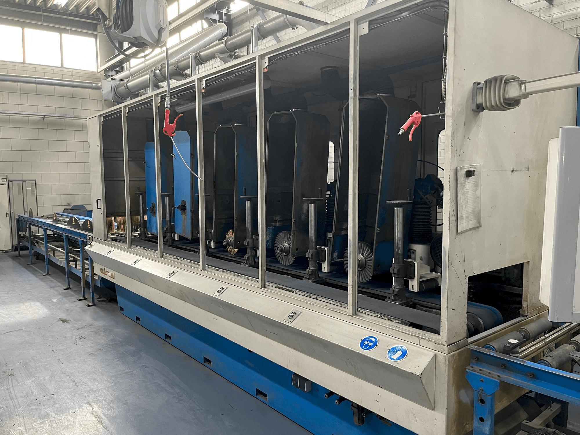 Autopulit E4R-200/5UP Mašinos vaizdas iš priekio