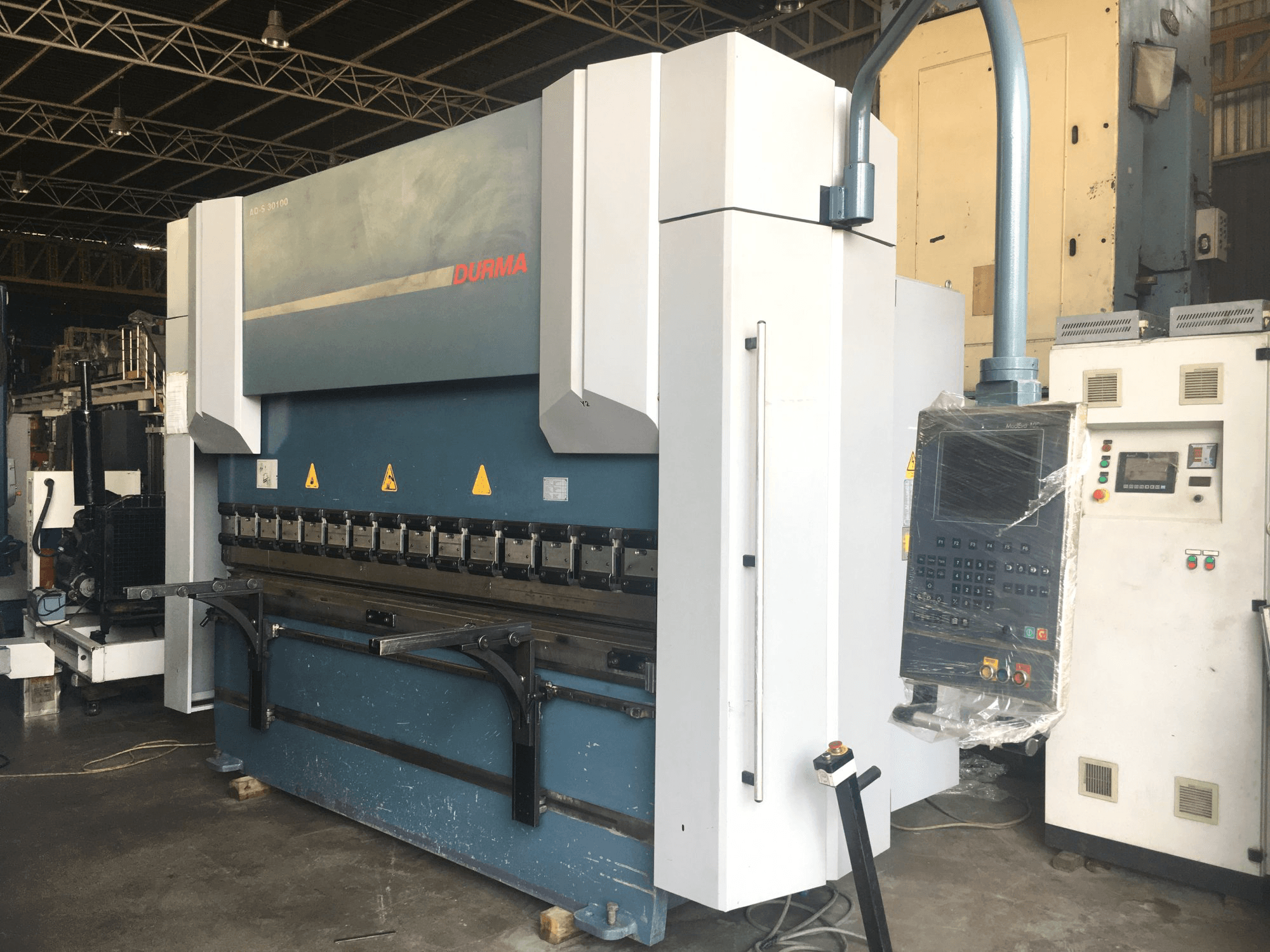 Durma AD-S 30100 Mašinos dešinės pusės vaizdas