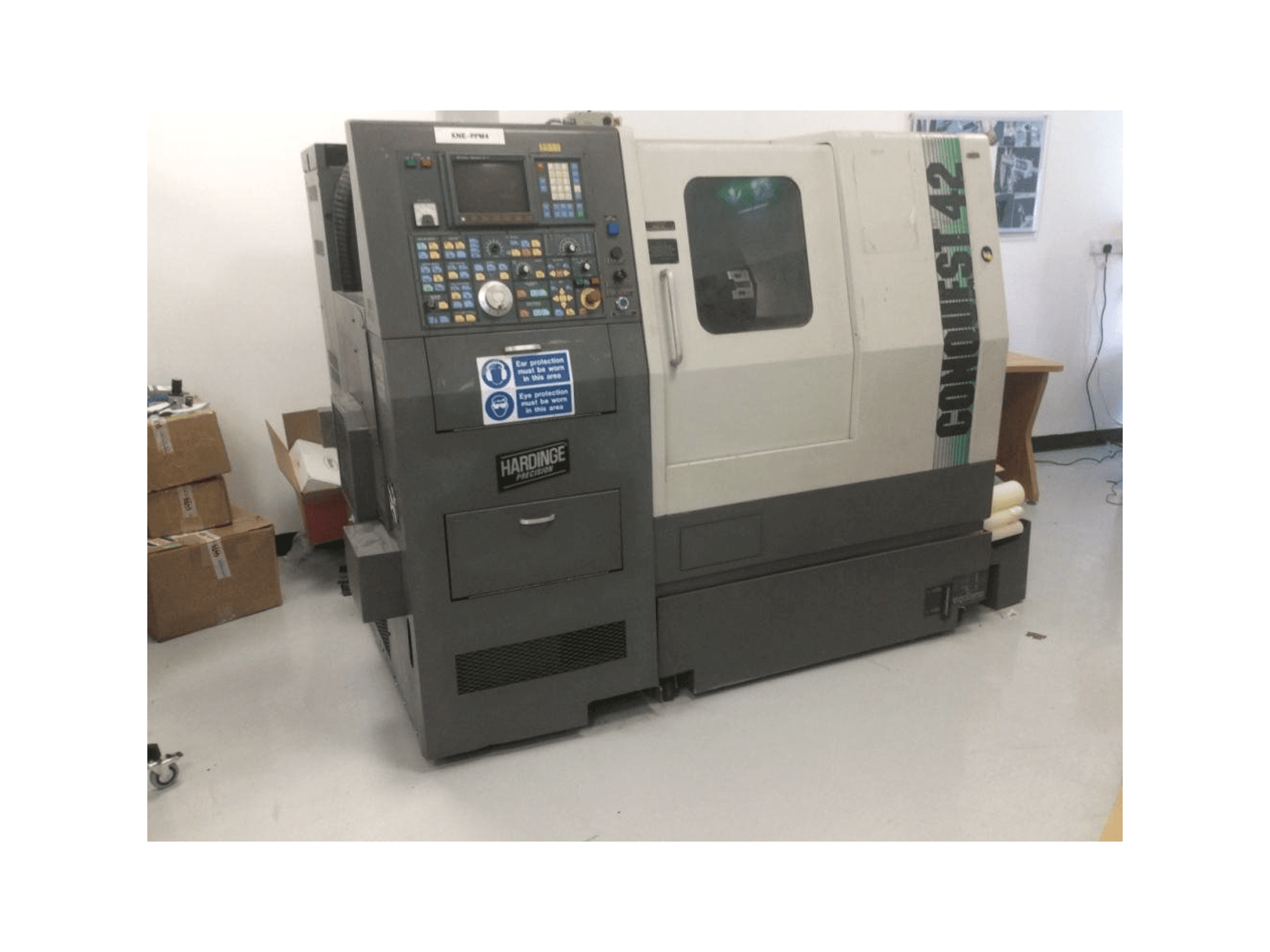 Hardinge Conquest 42 Mašinos vaizdas iš priekio