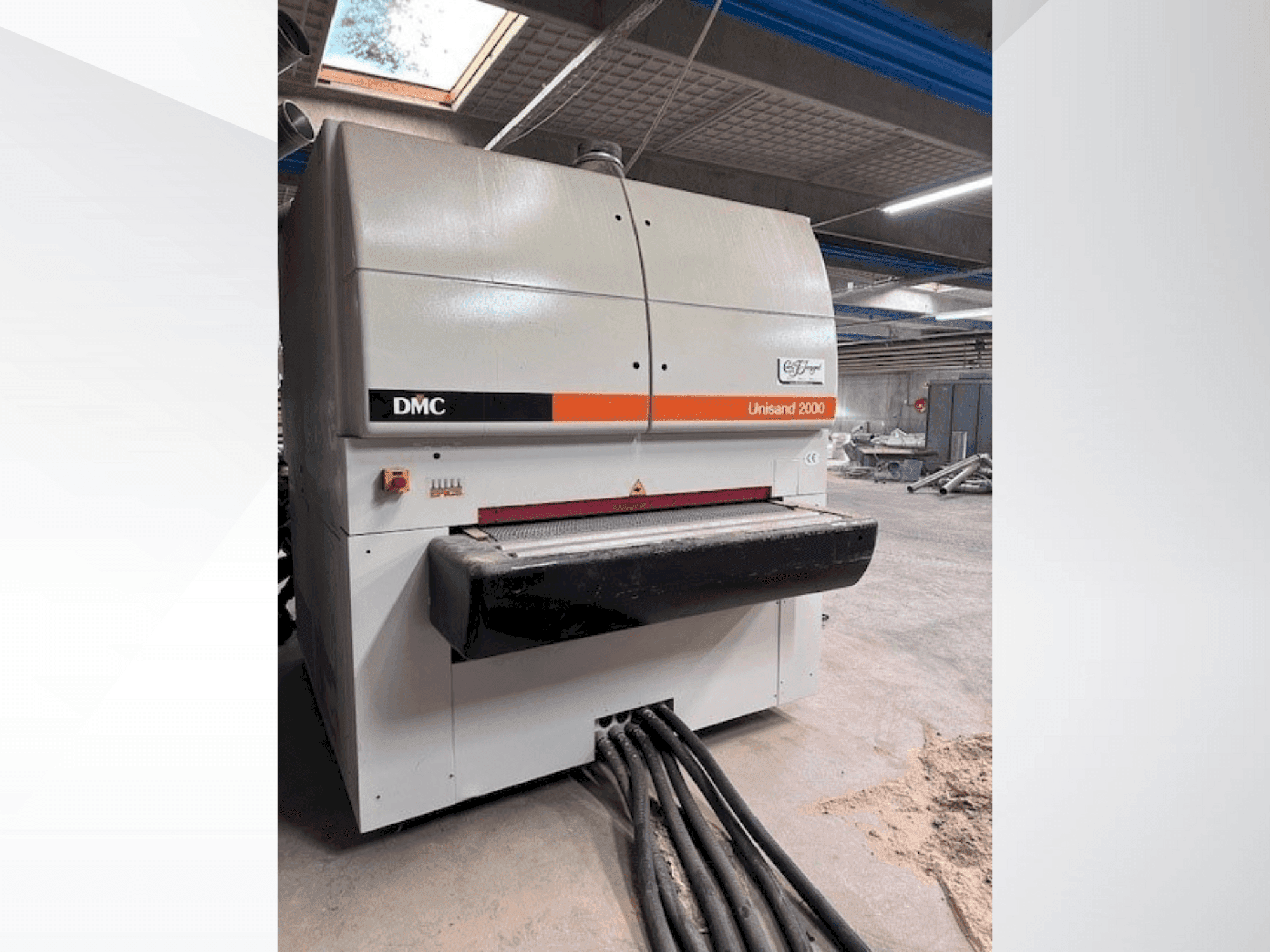 DMC US 2000 M4 Mašinos vaizdas iš priekio