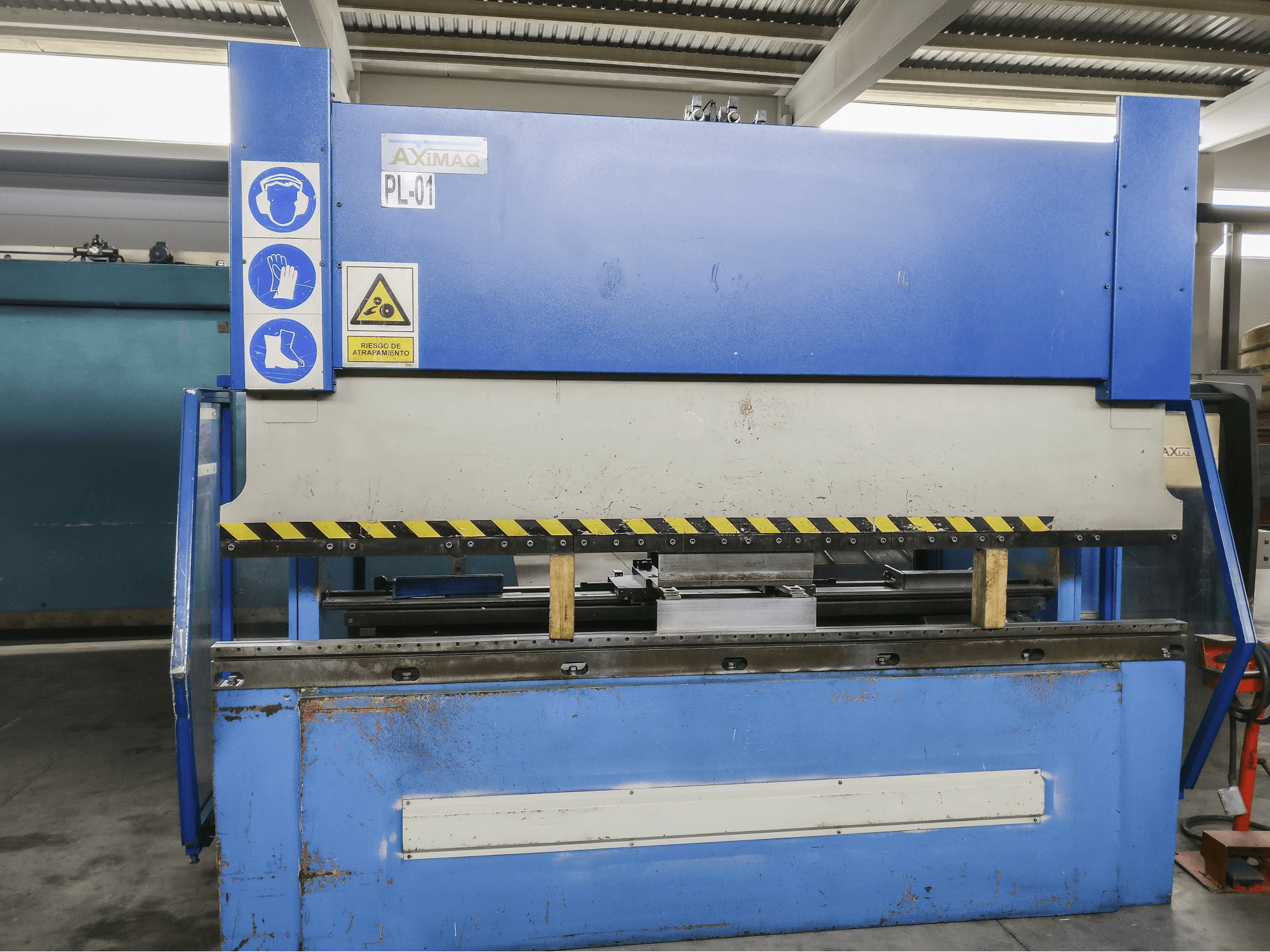 Axial PHSB 123 Mašinos vaizdas iš priekio