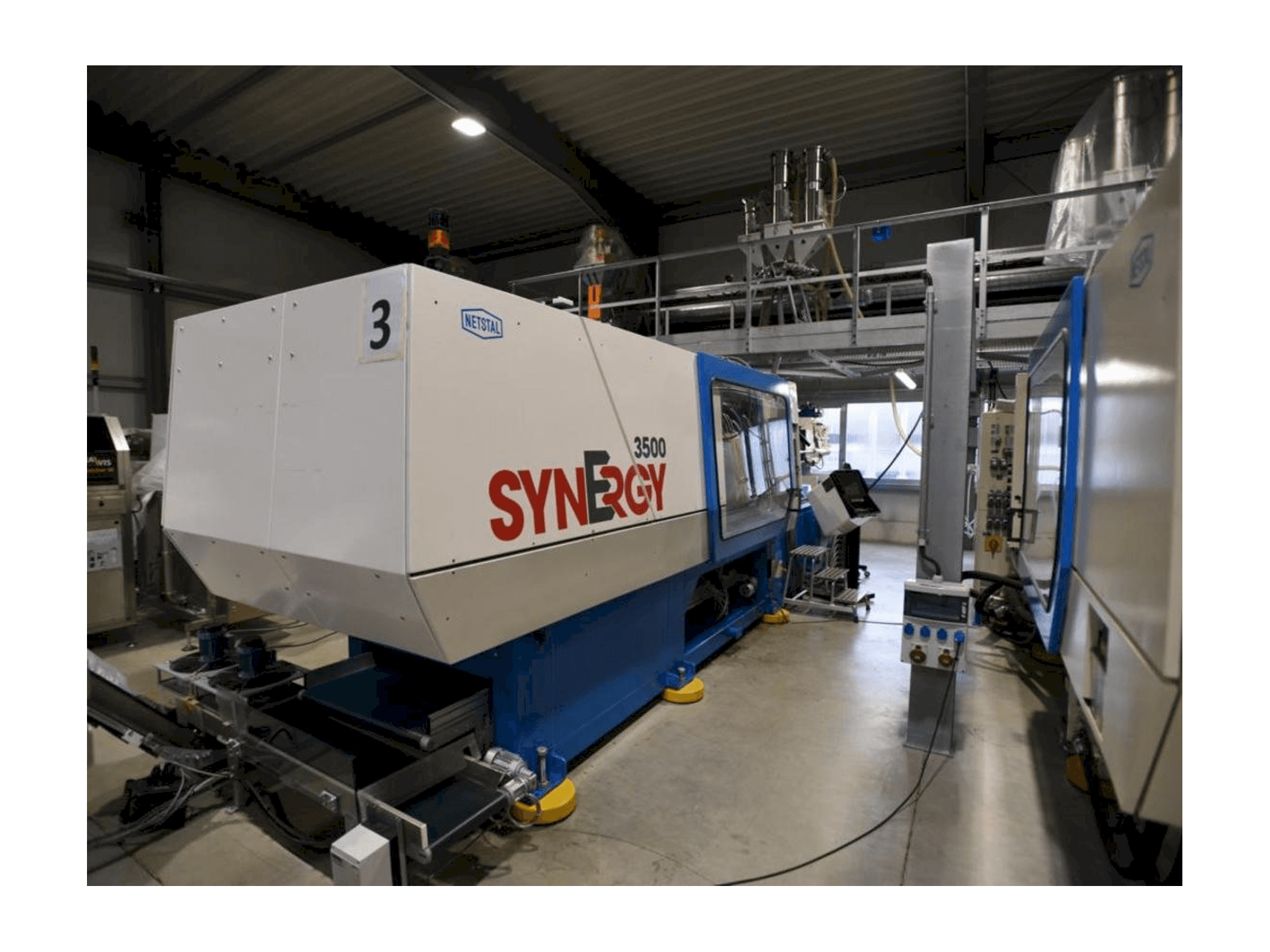 Netstal SynErgy 3500-2150 Mašinos vaizdas iš priekio