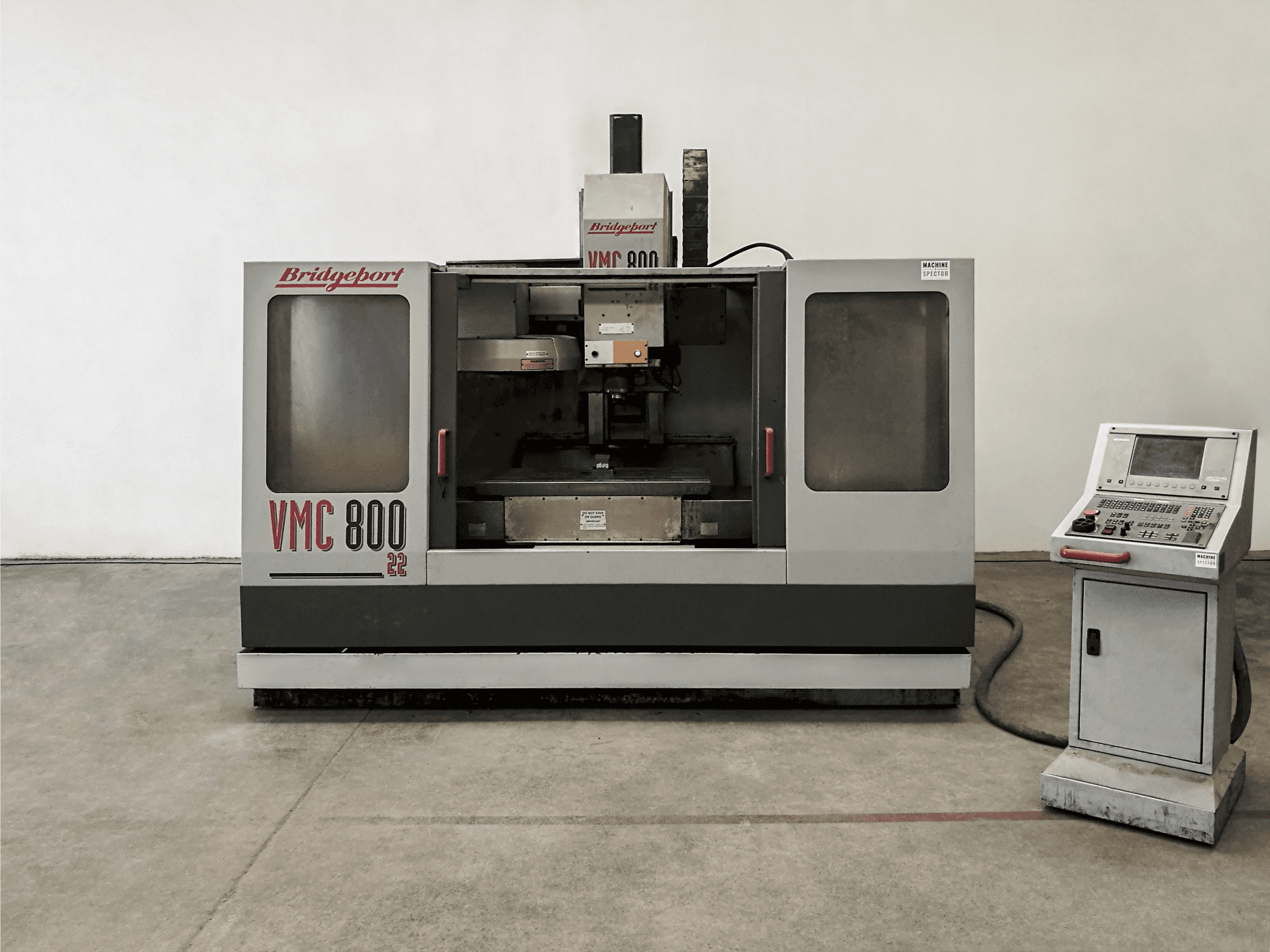 Bridgeport VMC 800.22 Mašinos vaizdas iš priekio