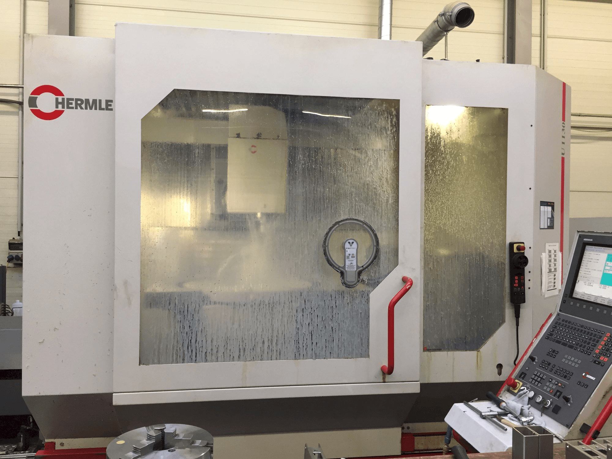 HERMLE U1130 Mašinos vaizdas iš priekio