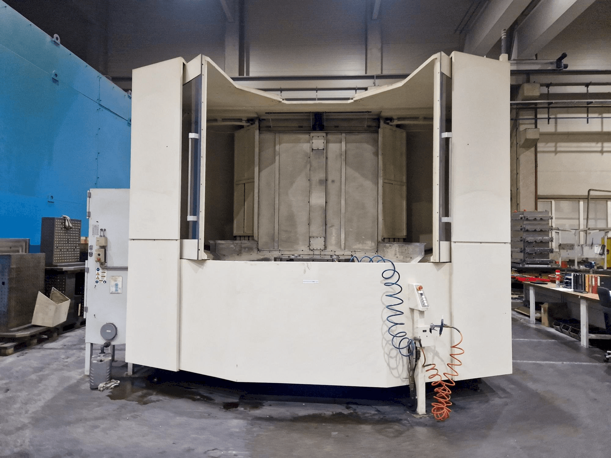 Makino a120nx Mašinos vaizdas iš priekio