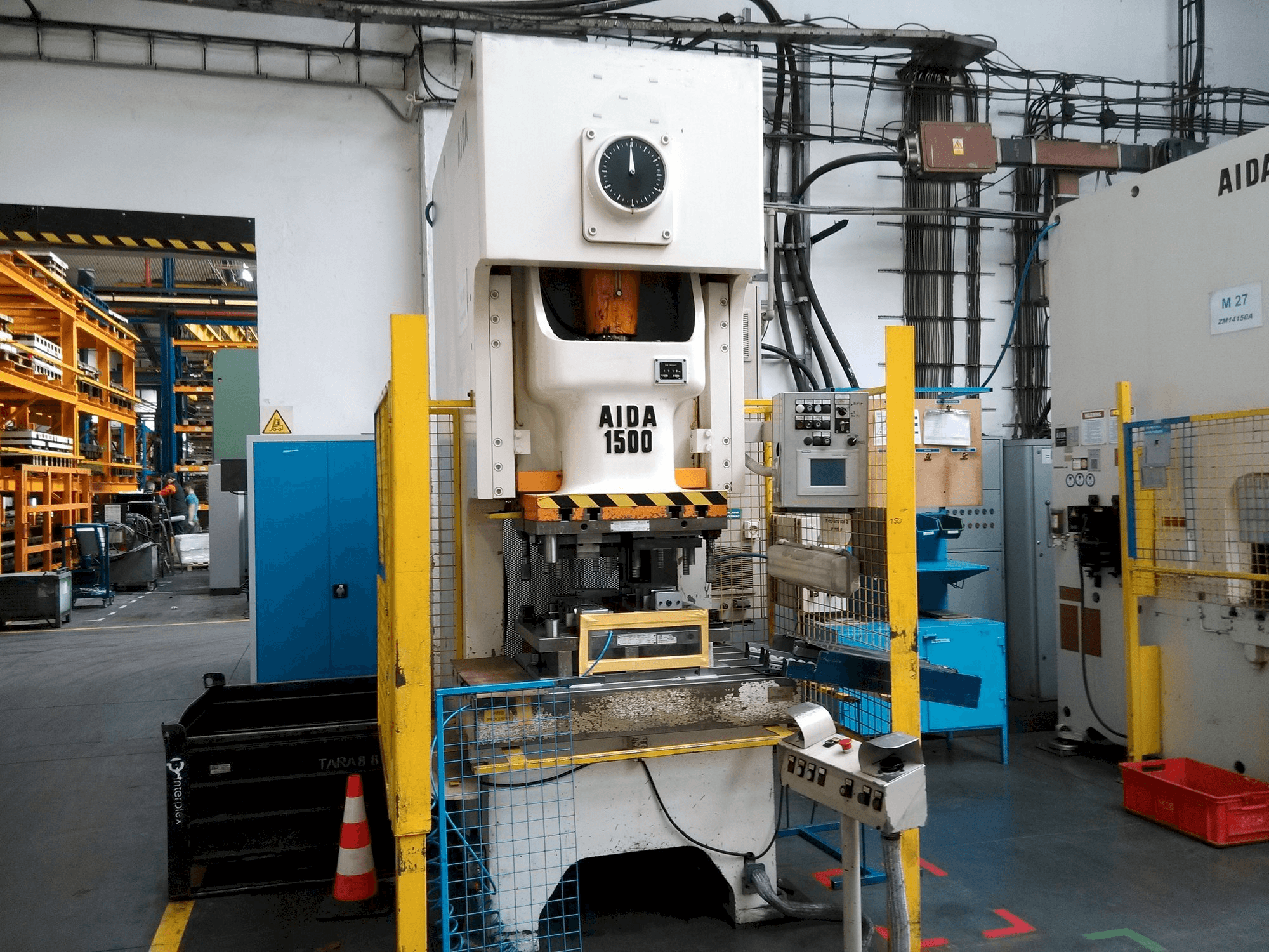 AIDA NC 1-1500 Mašinos vaizdas iš priekio