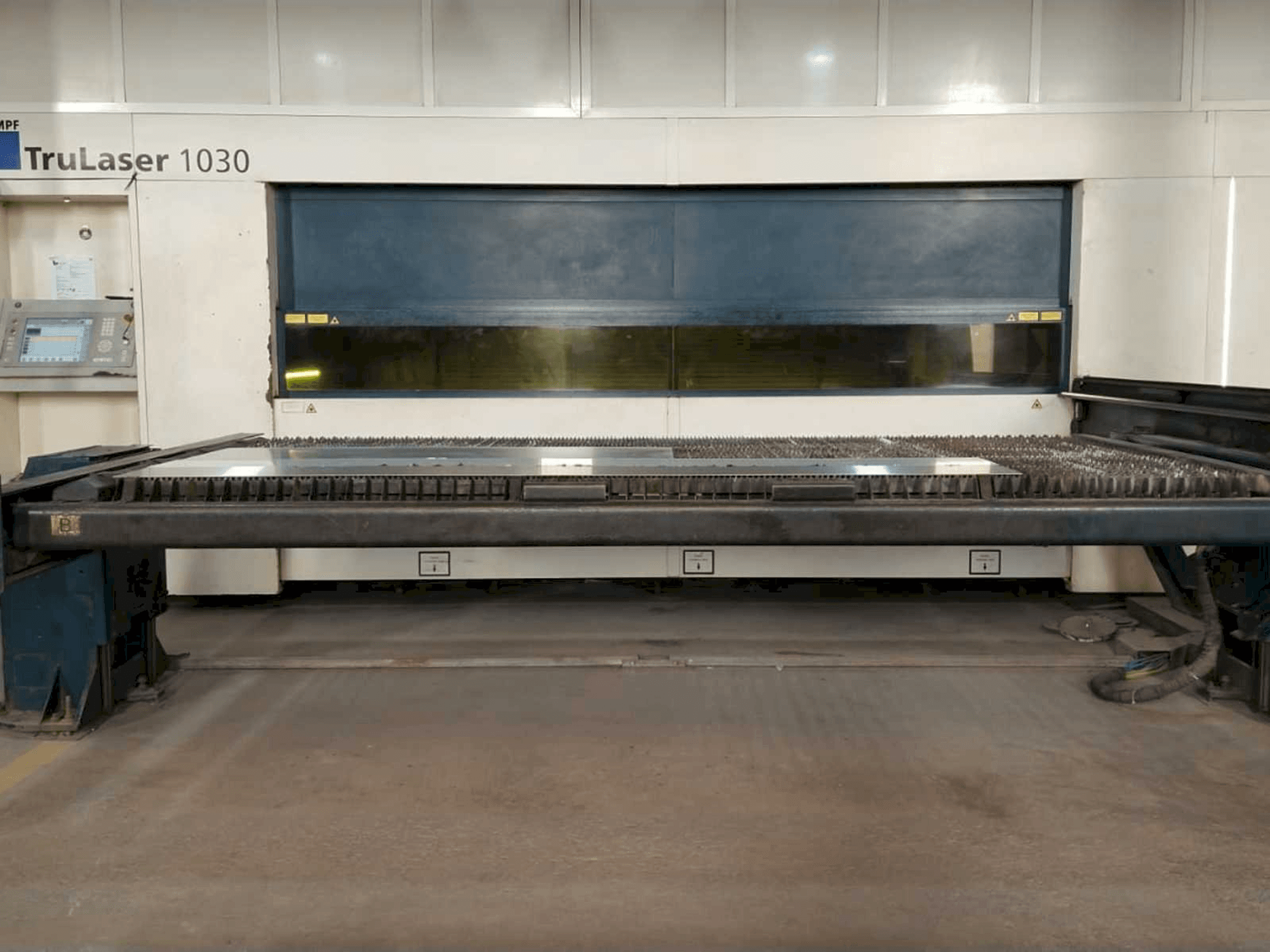 Trumpf True Laser 1030 Mašinos vaizdas iš priekio