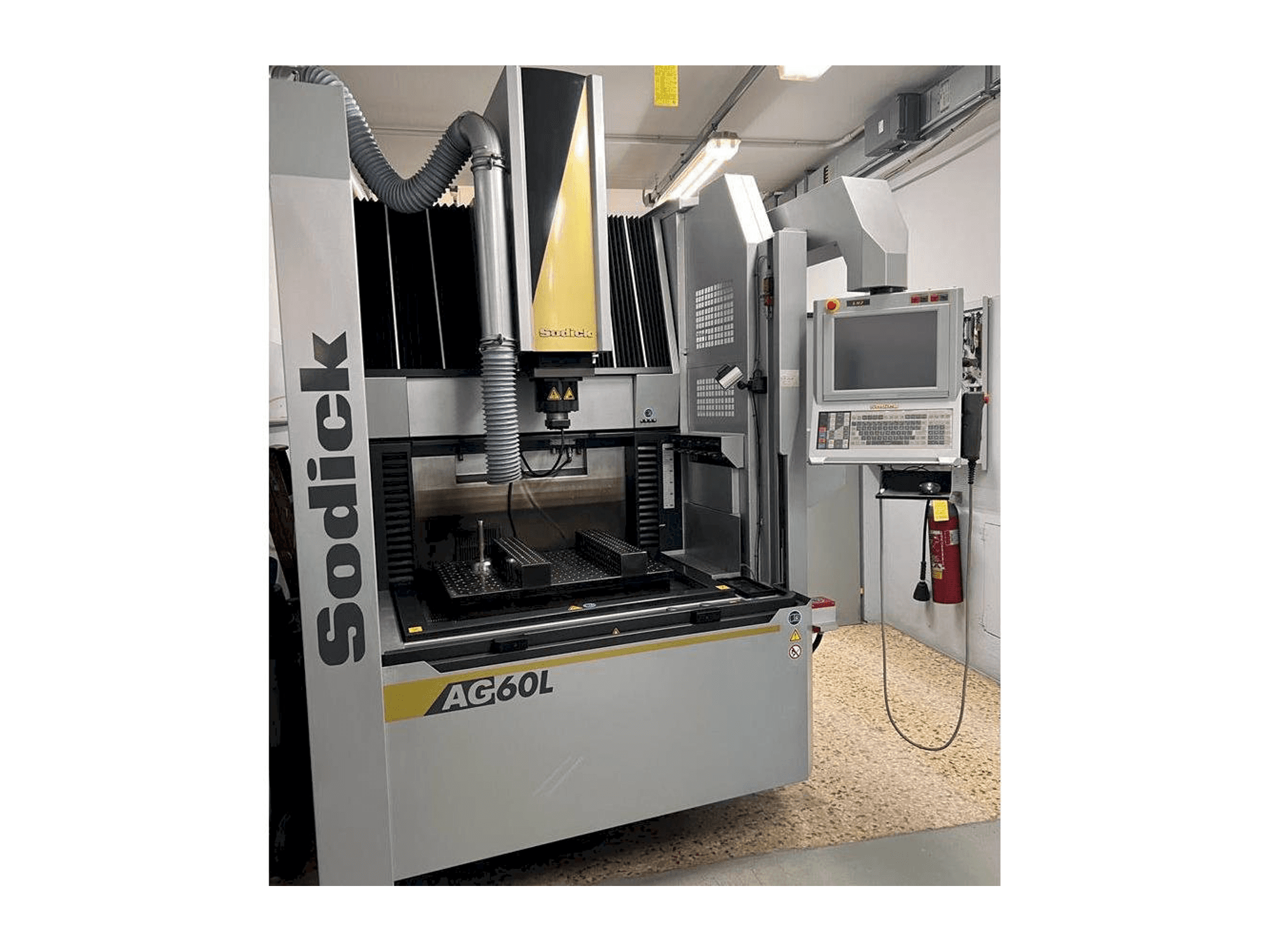 Sodick AG 60L Mašinos vaizdas iš priekio