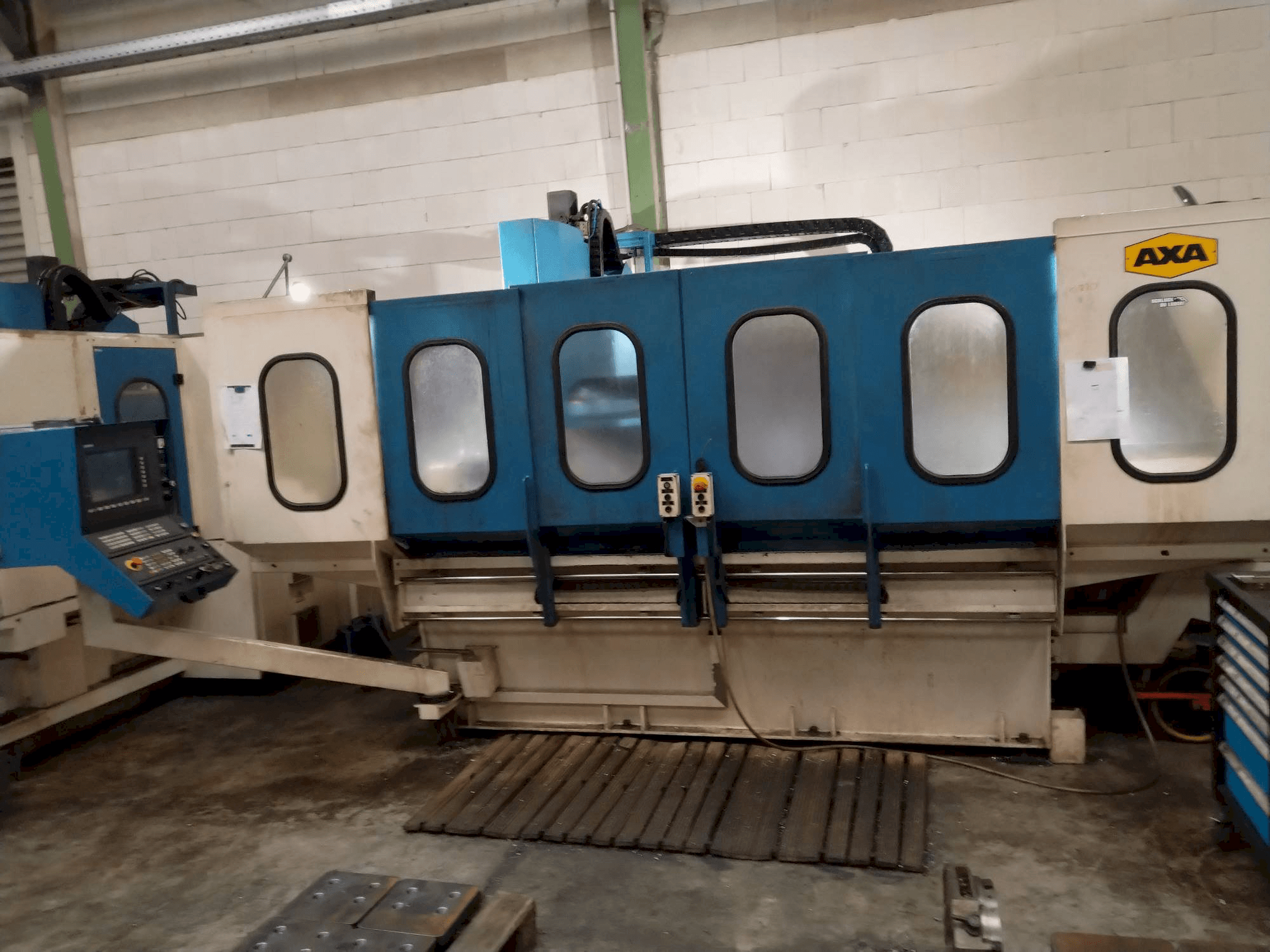 AXA VSC 2M Mašinos vaizdas iš priekio