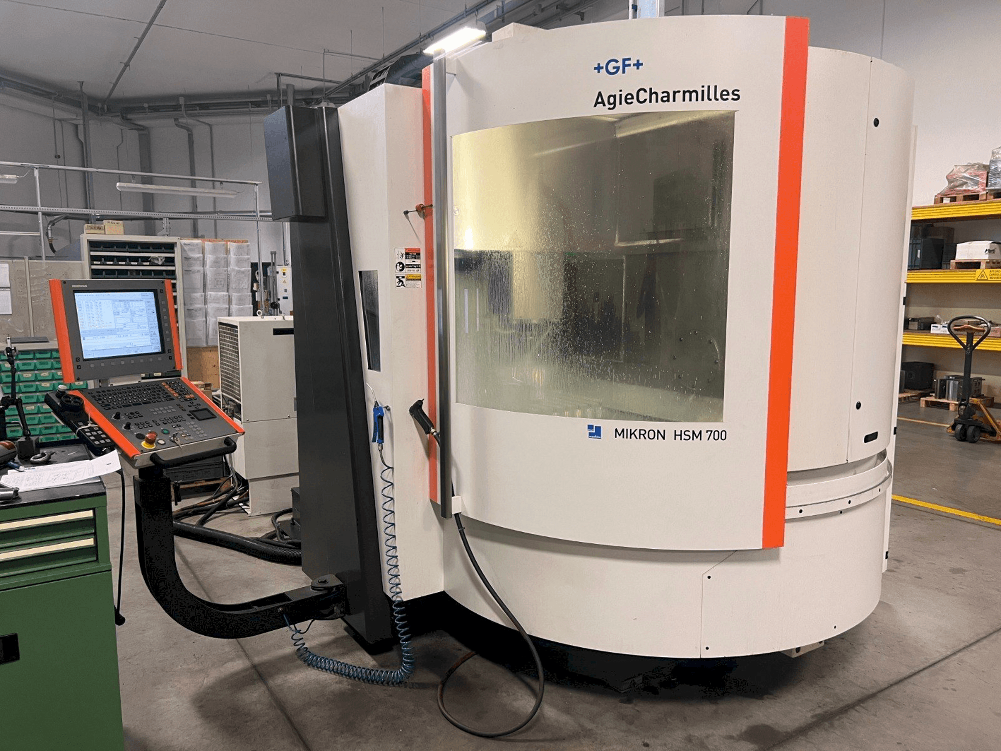 AgieCharmilles MIKRON HSM 700 Mašinos vaizdas iš priekio