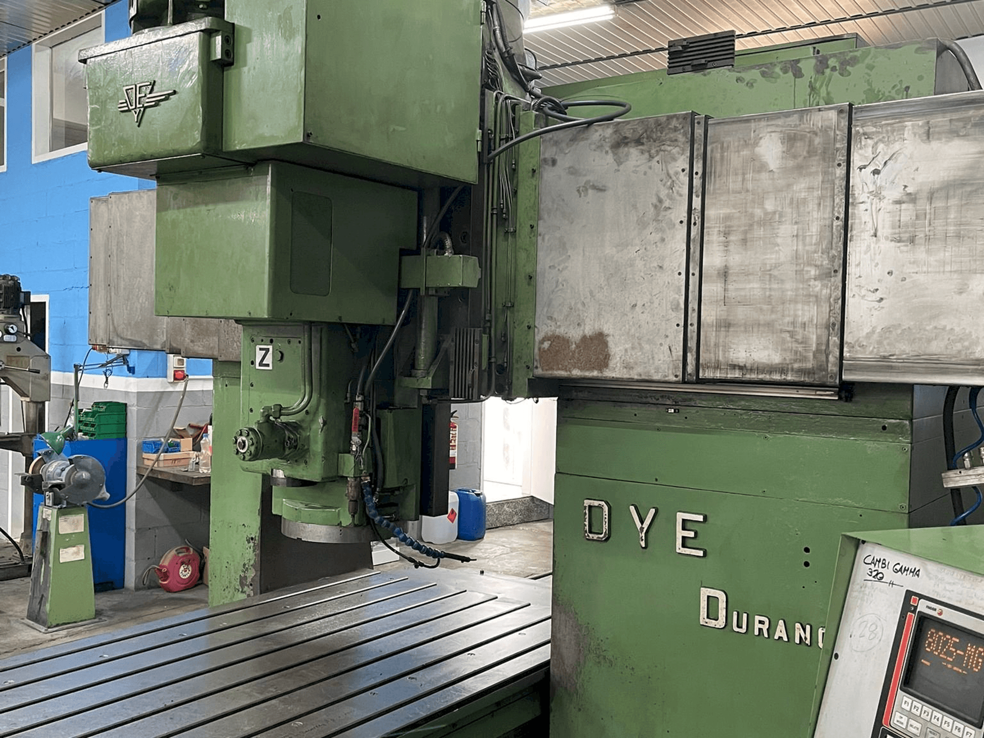 DYE FBF-C-N/C Mašinos vaizdas iš priekio