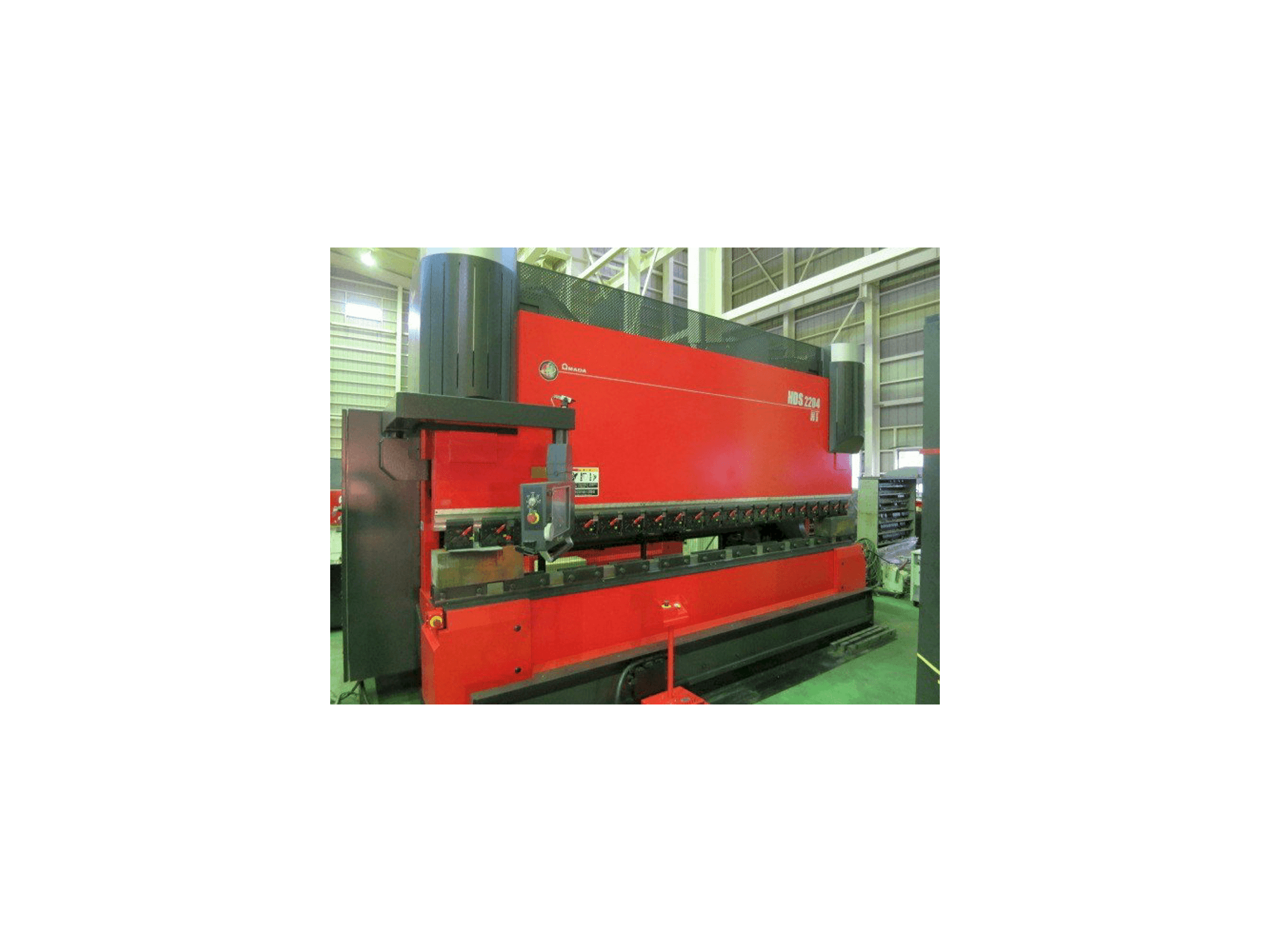 AMADA HDS 2204NT Mašinos vaizdas iš kairės pusės