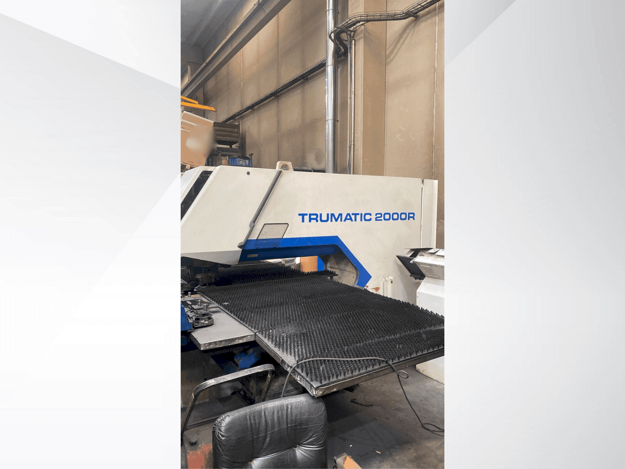 TRUMPF TC2000R Mašinos vaizdas iš priekio