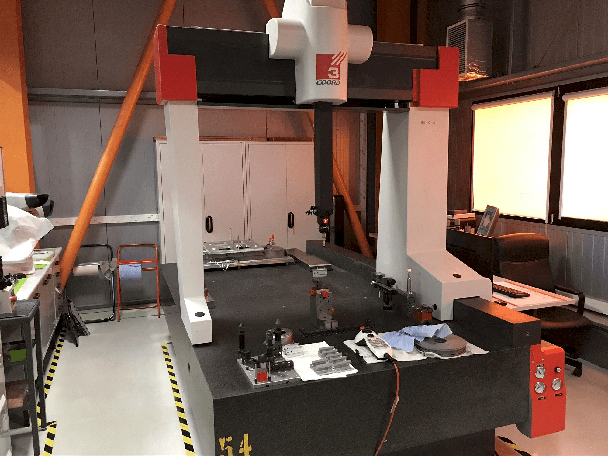 Coord3 MC16 20-10-10 Mašinos vaizdas iš priekio