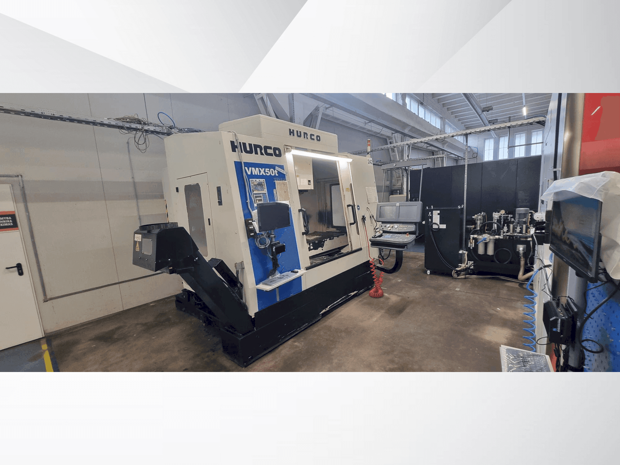 Hurco VMX 50T Mašinos vaizdas iš priekio