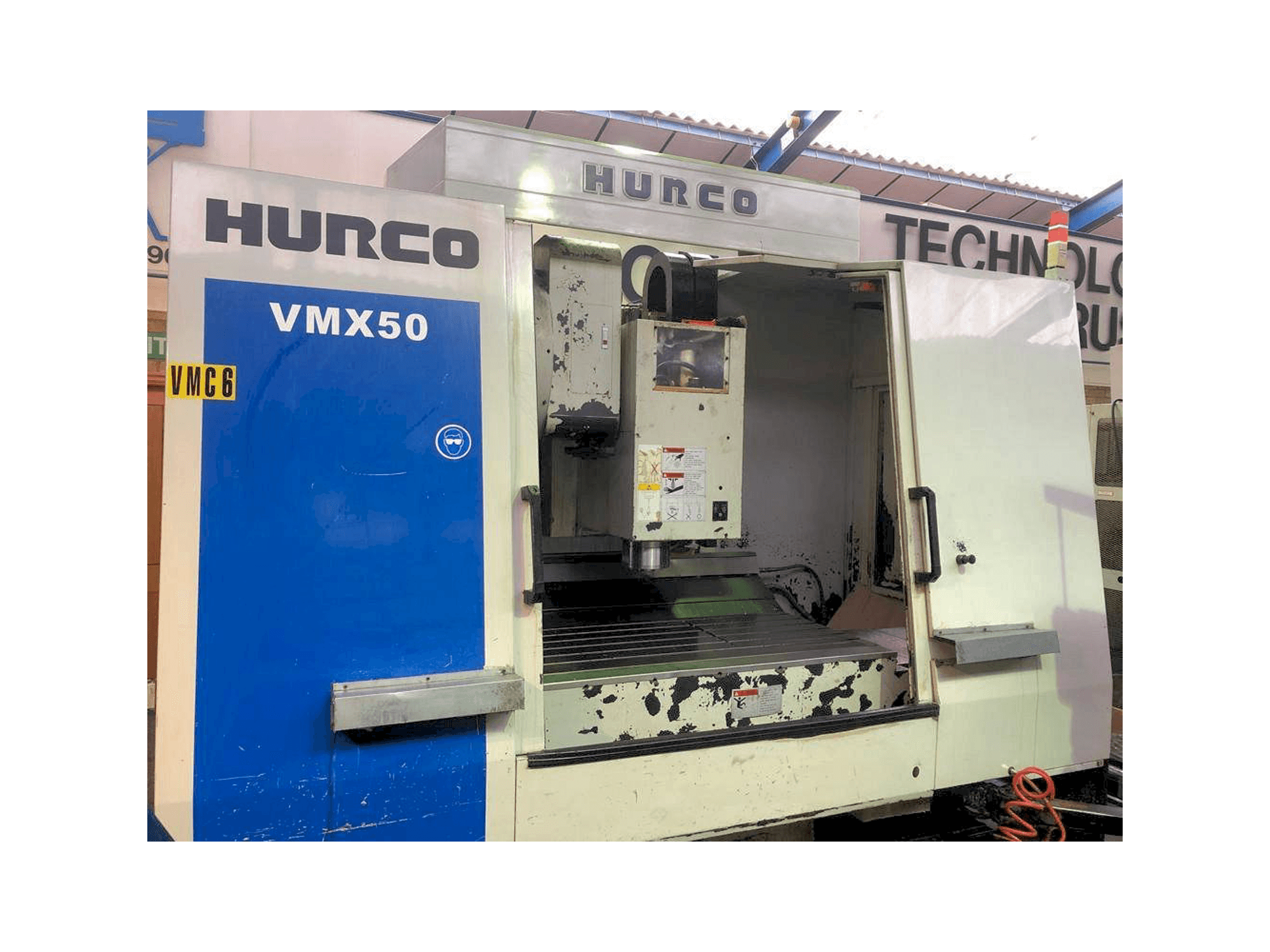 Hurco VMX 50/40T Mašinos vaizdas iš priekio