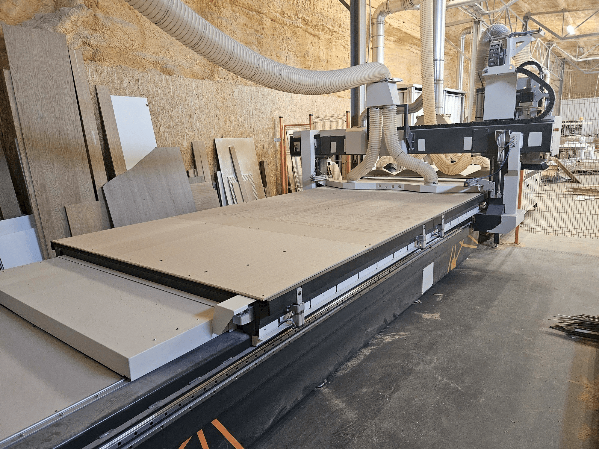 INFOTEC 4121 PRO EVO Mašinos vaizdas iš priekio